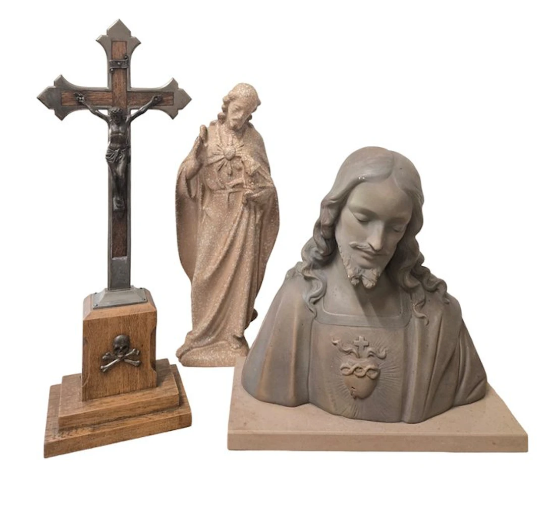Bust of the Sacred Heart - Christ statue by Leo Jungblut...