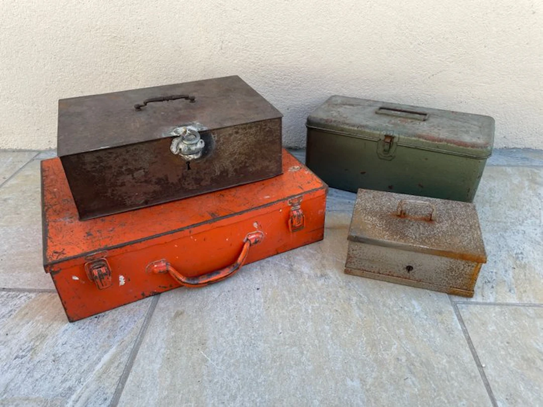 Storage trunk (4) - Metal - Chest