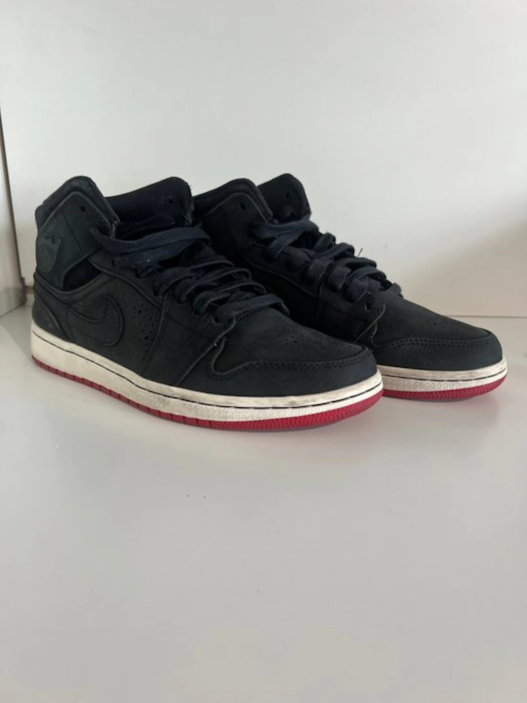 Nike - Air Jordan 1 Mid - Sneakers - Size: EU 40