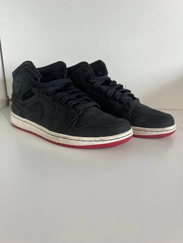 Nike - Air Jordan 1 Mid - Sneakers - Size: EU 40