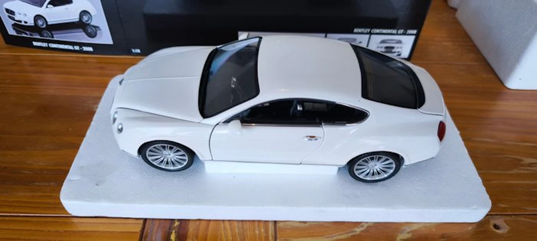 MiniChamps 1:18 - Model car - Bentley Continental GT - 2008
