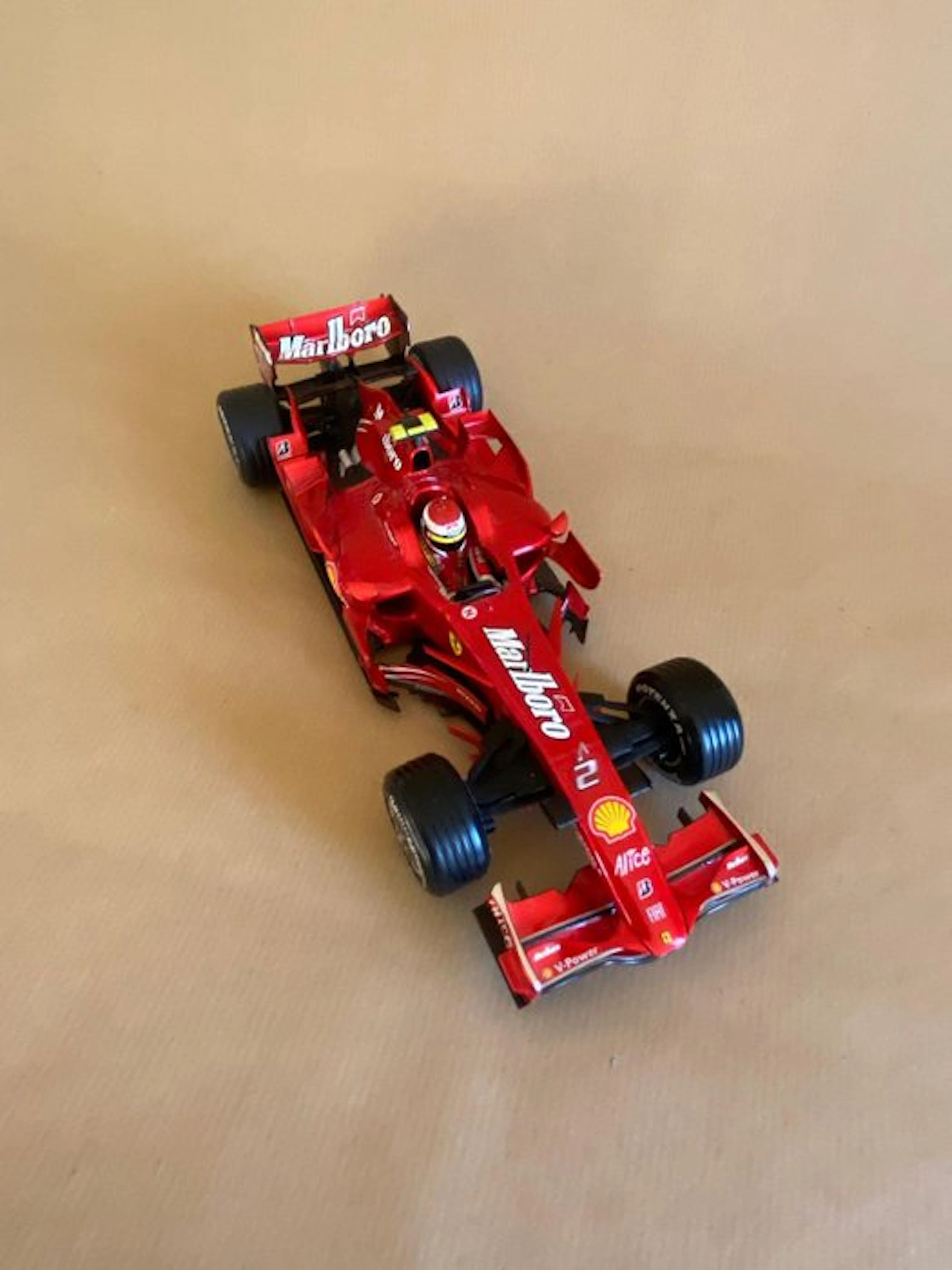 Hot Wheels Racing 1:18 - Model car - FERRARI F2008 F.Massa