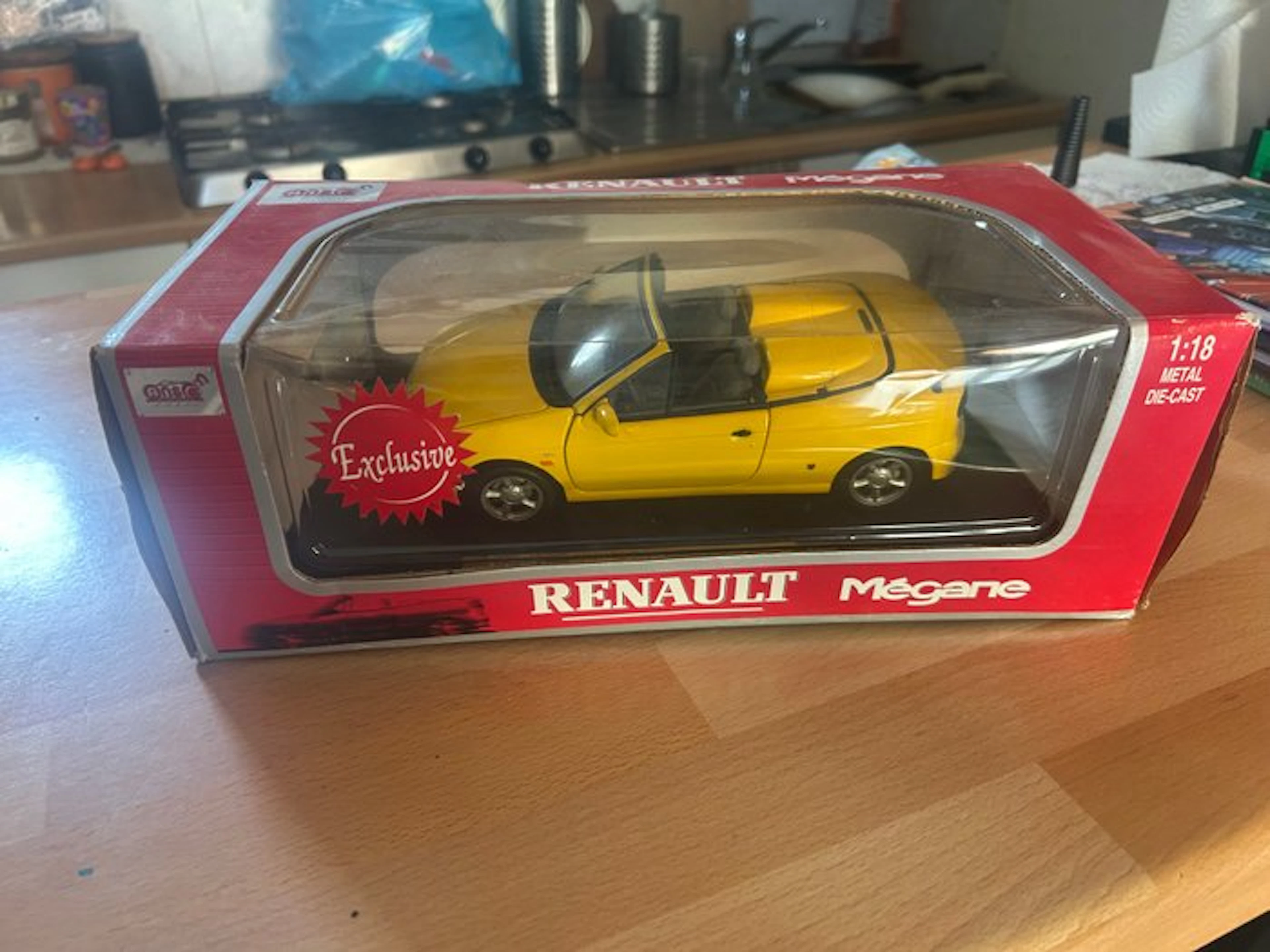 Anson 1:18 - Model car - Renault Mégane Cabriolet