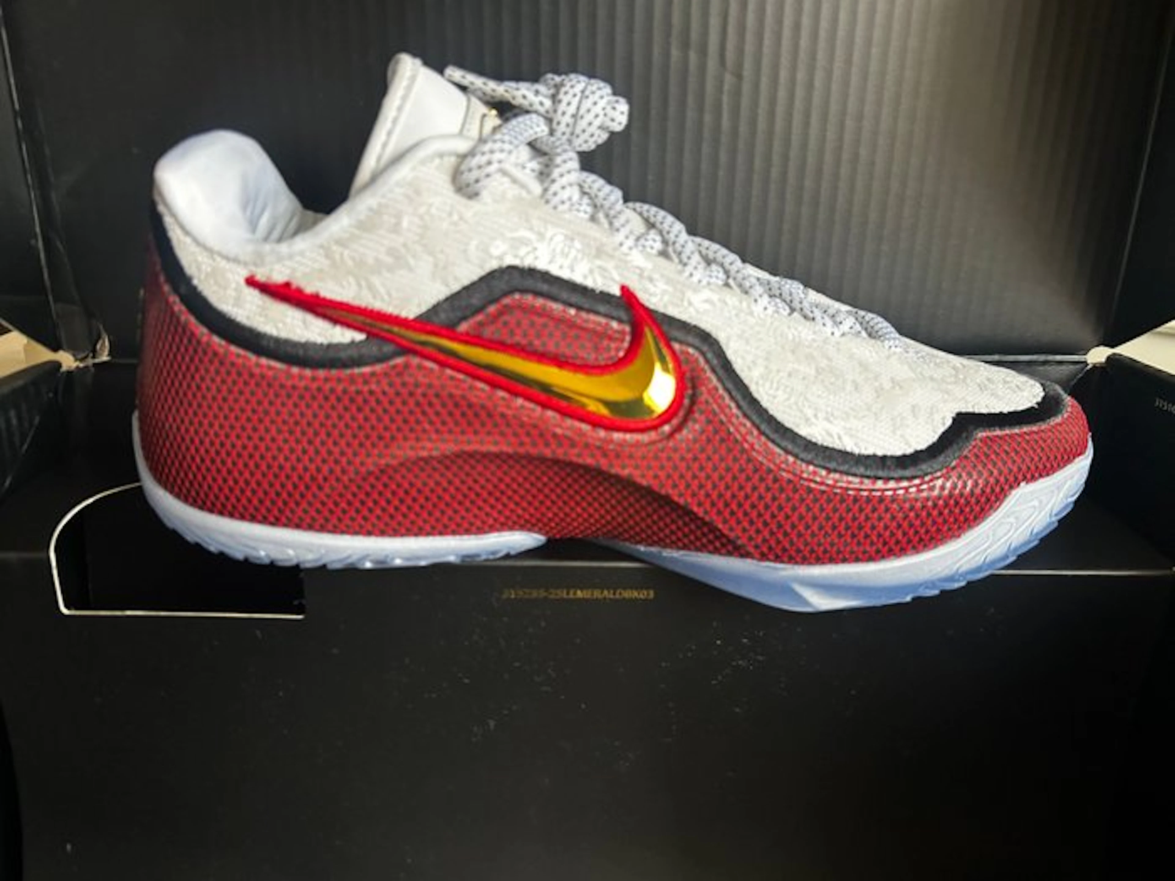 Nike - LeBron 20 James - Low-top trainers - Size: EU 45 - New with tags