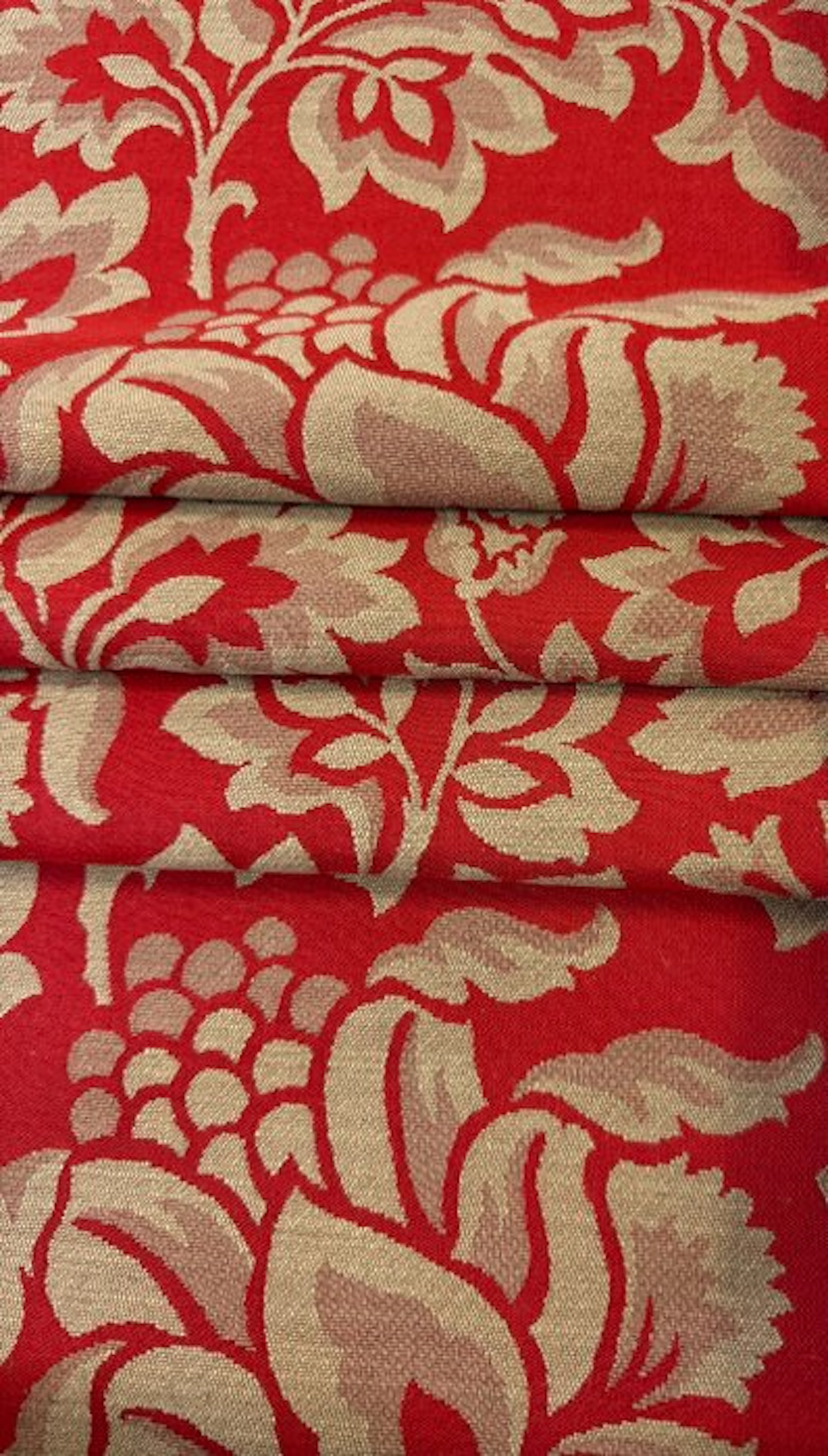 1780★Fine floral jacquard fabric with a classic and elegant character
