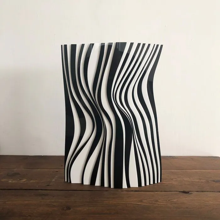 Gio Schiano - Sculpture, LIMITED EDITION - Black Floyd - 34 cm - Cast acrylic
