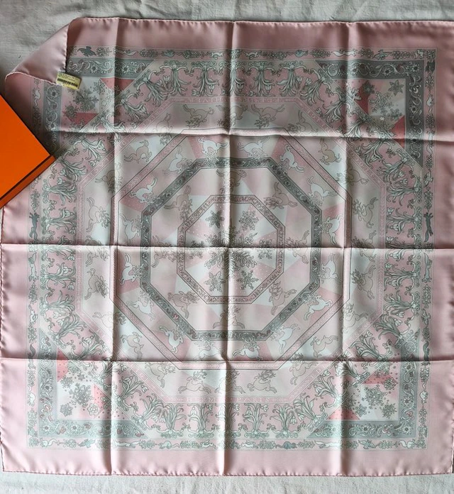 Hermès - FLEURS D'HIVER by Sandra Laroche. Neuf. Neuf - Foulard