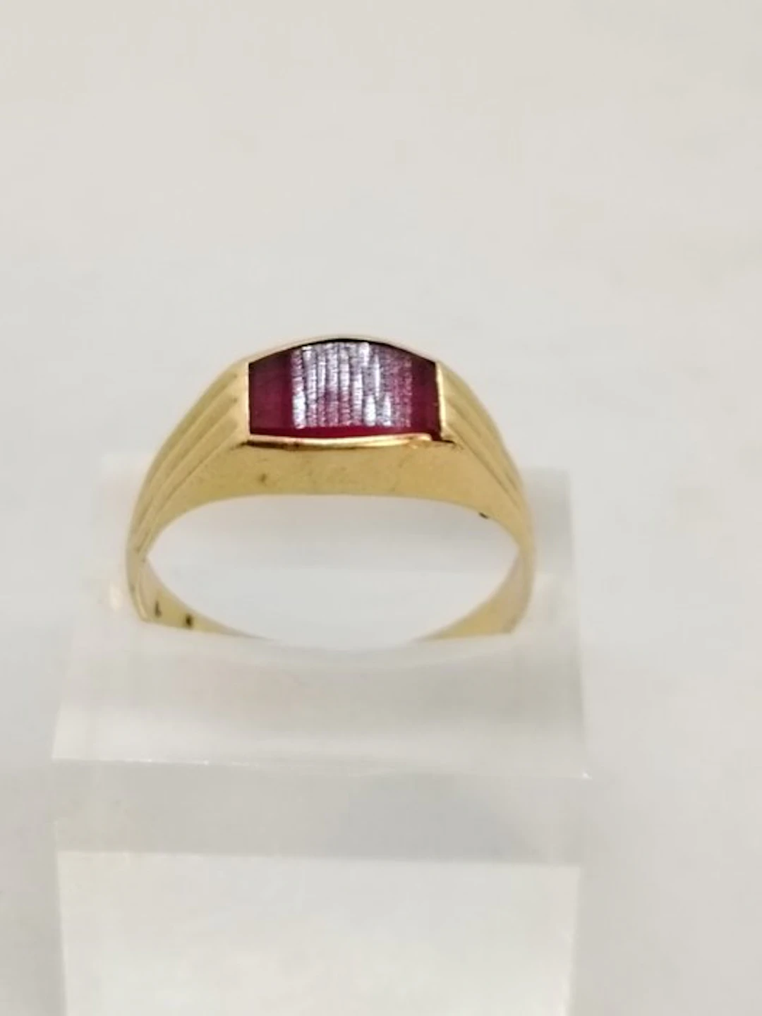 Signet ring - 18 kt. Yellow gold Ruby