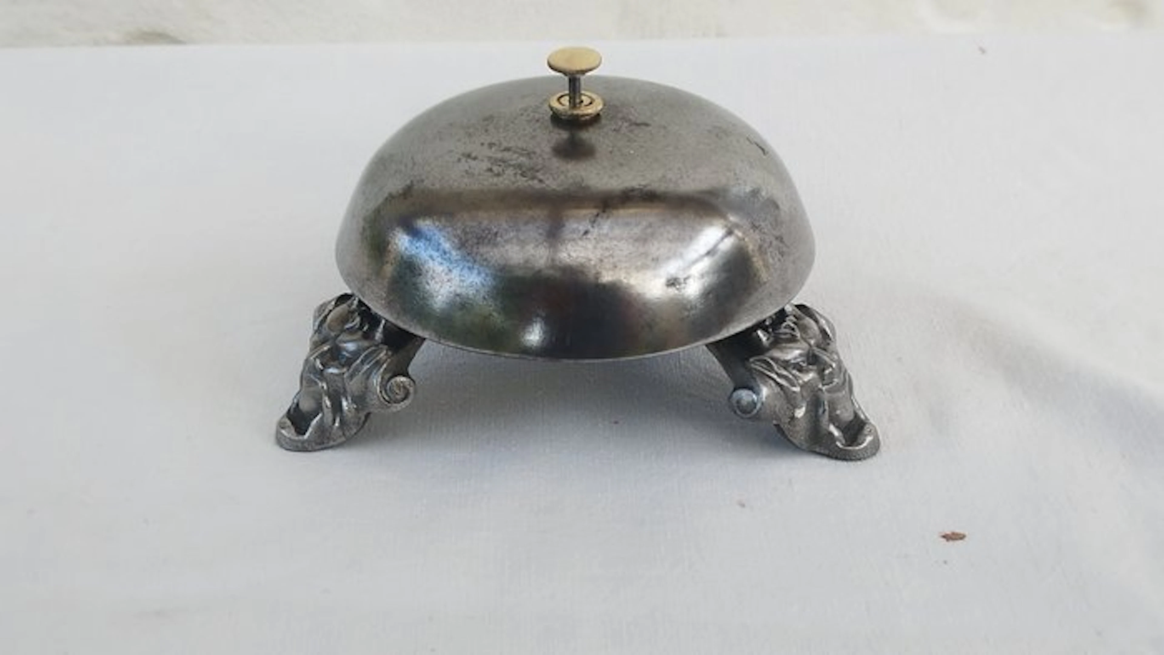 Call bell - chimère - Original art casting - France
