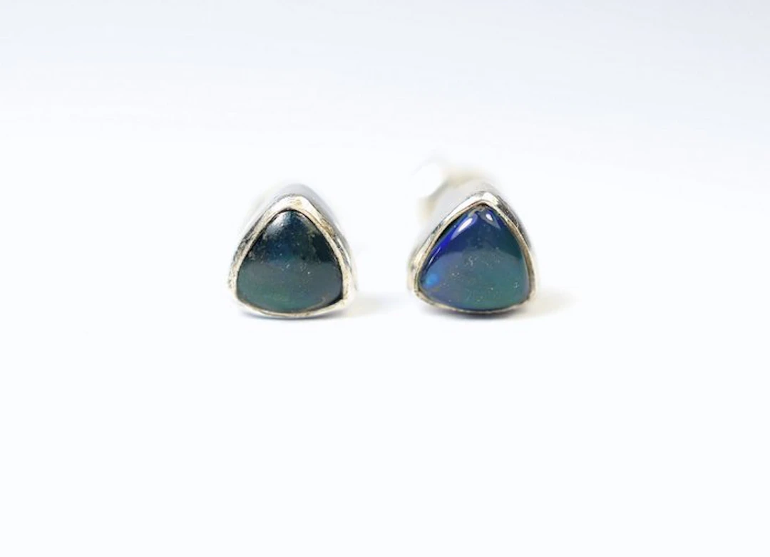 Black Chalama Opal 2 stud earrings / cabochon / new- 1.18 g - (2)