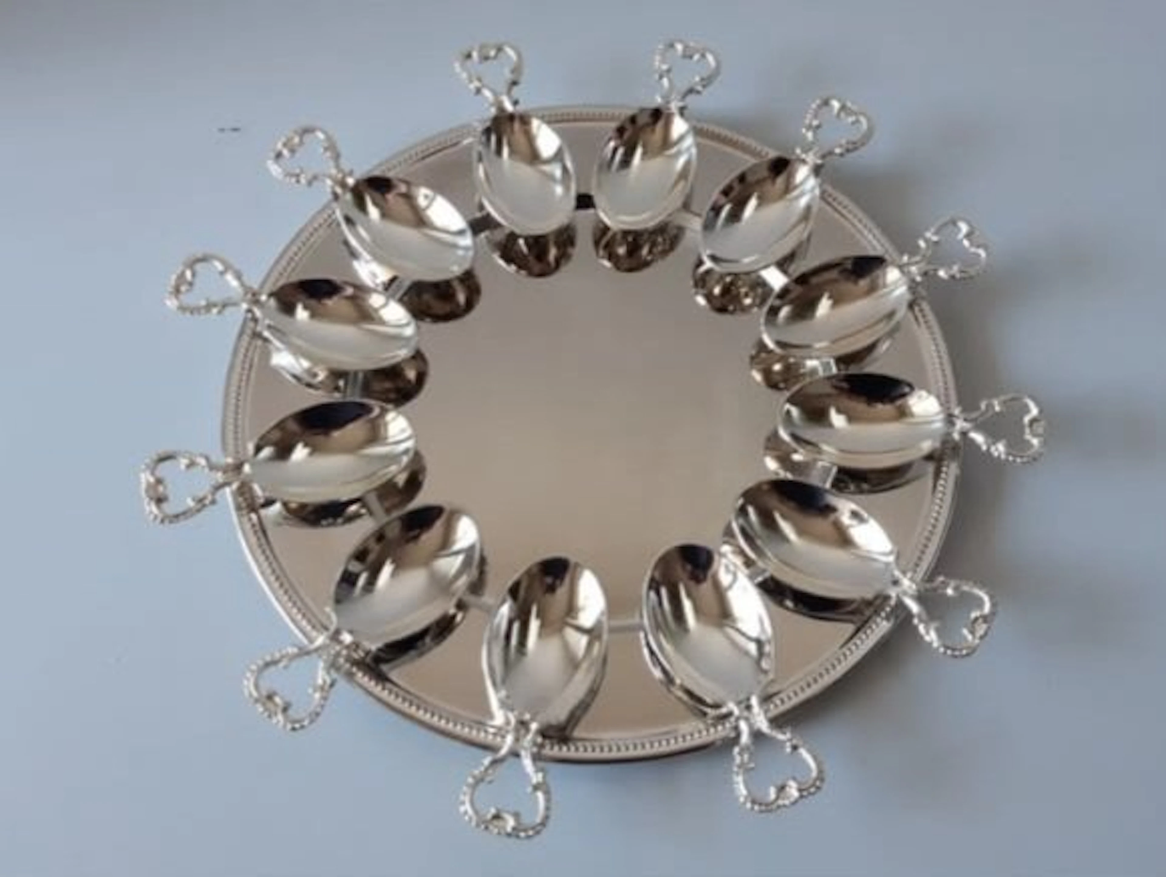 Charger plate (13) - Silverplated