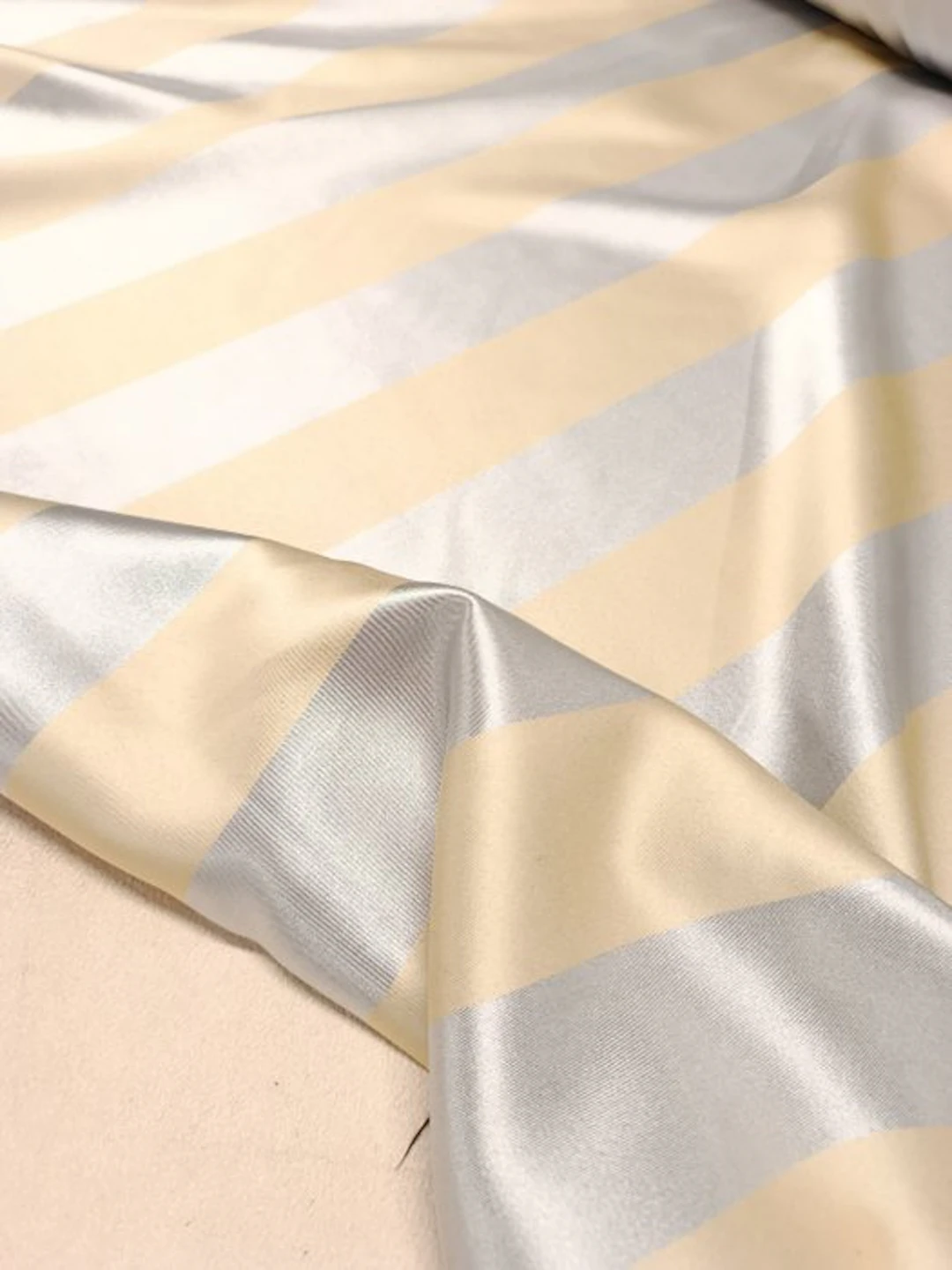 Misto Seta a Righe Oro e Argento - Upholstery fabric...