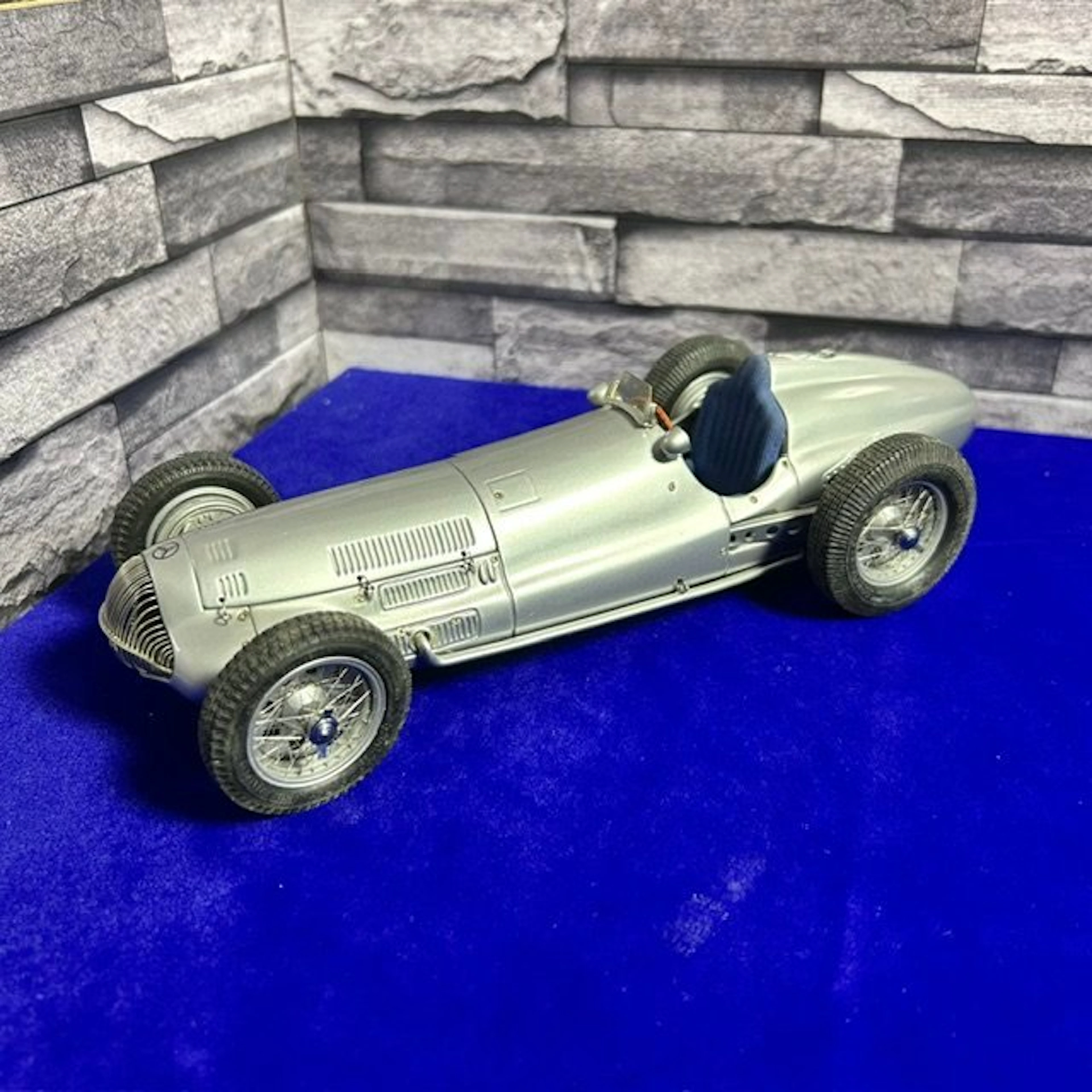 CMC 1:18 - Model race car - CMC 1:18 Mercedes-Benz W154...