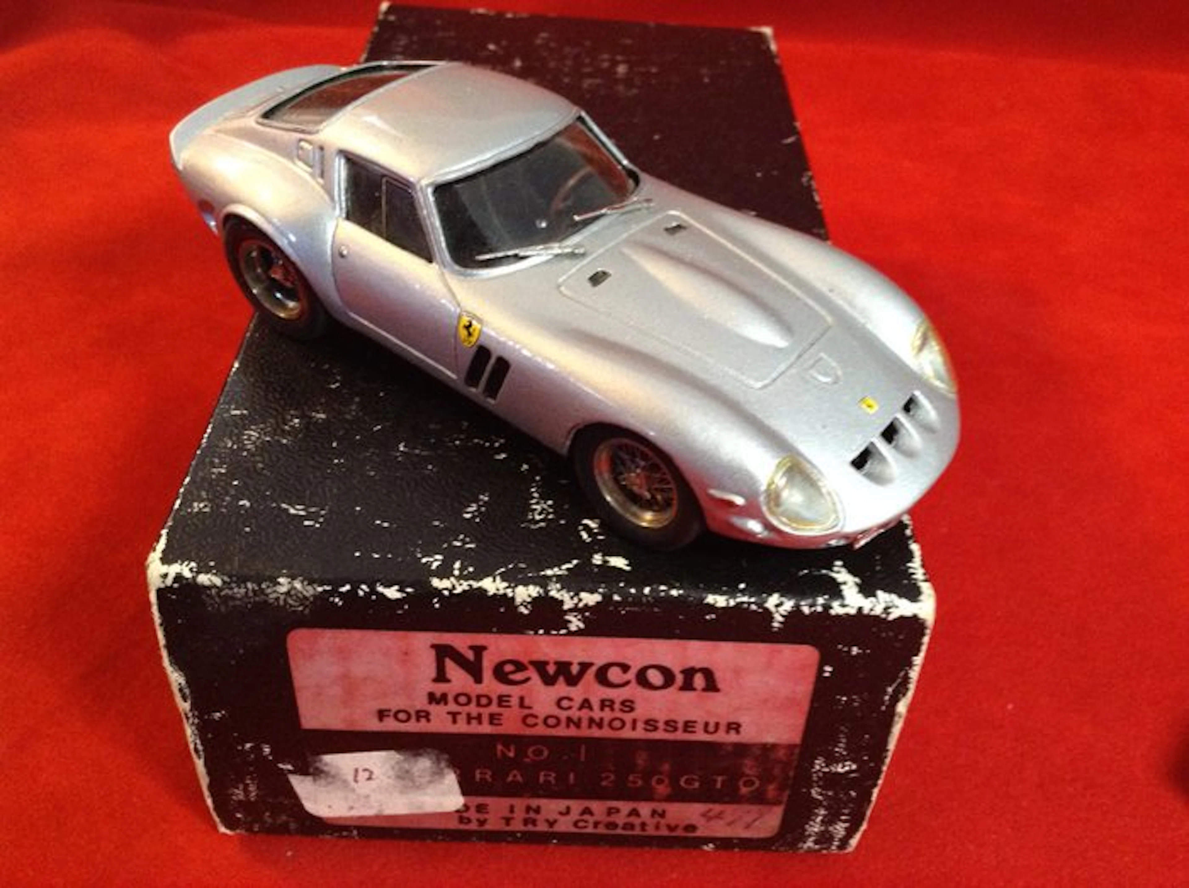 Newcon - made in Japan 1:43 - Model race car - ref