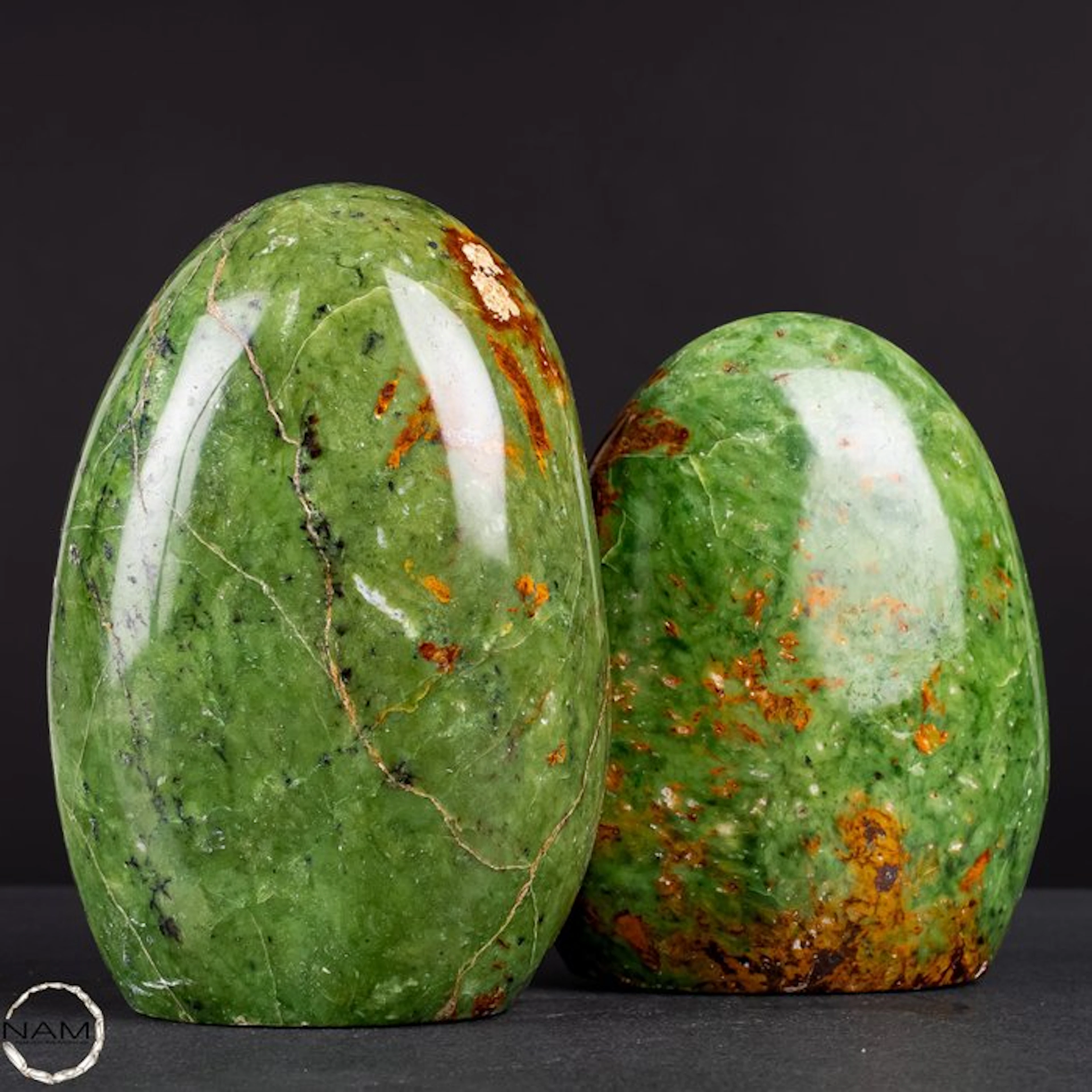 Chrysoprase freeforms – Natural beauty in vibrant green...