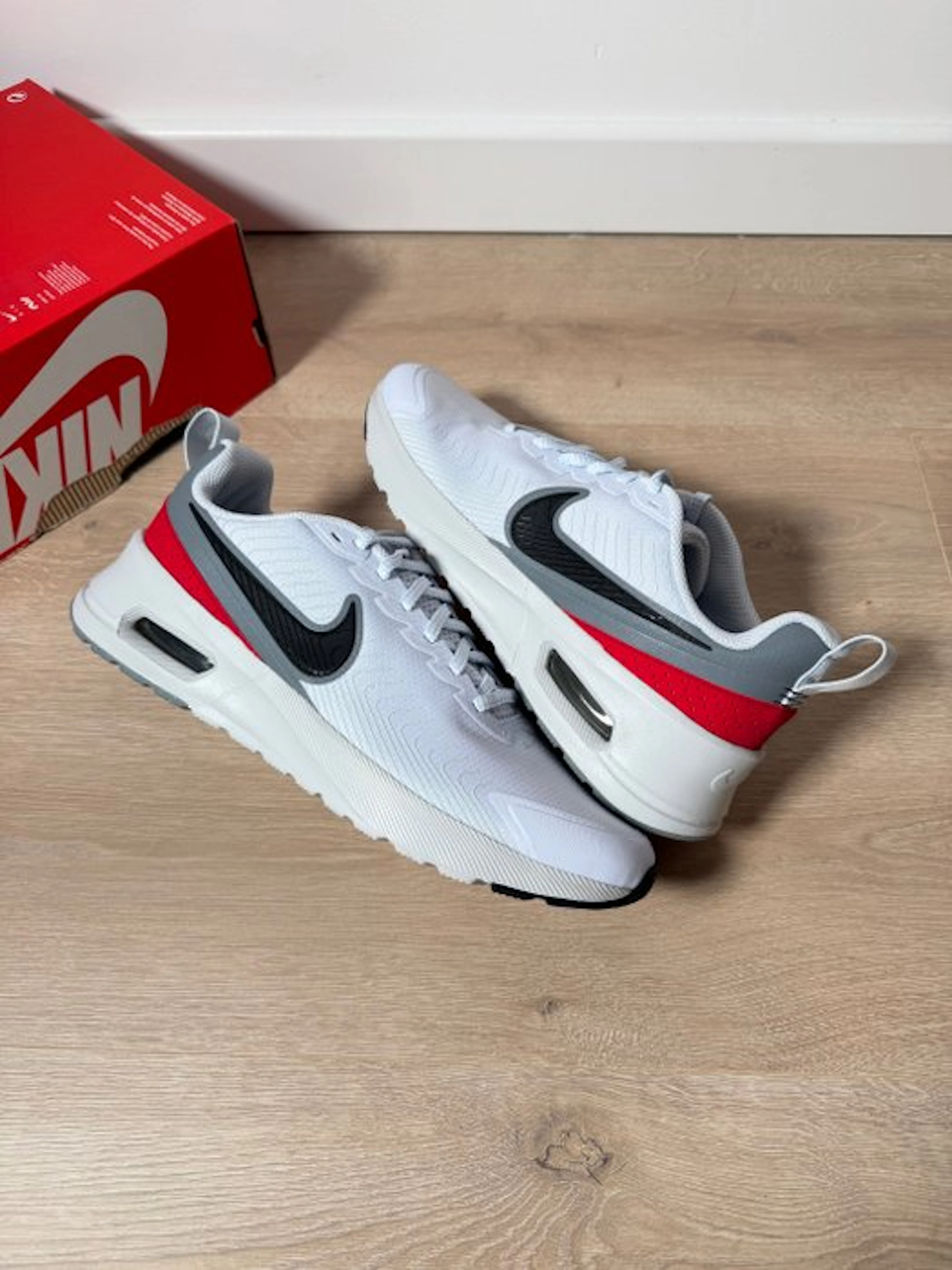 Nike - Air Max Nuaxis - Sneakers - Size: EU 44 - New with tags