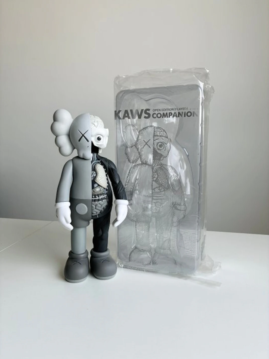 Kaws (1974) - Kaws companion flayed grey medicom toy 2016
