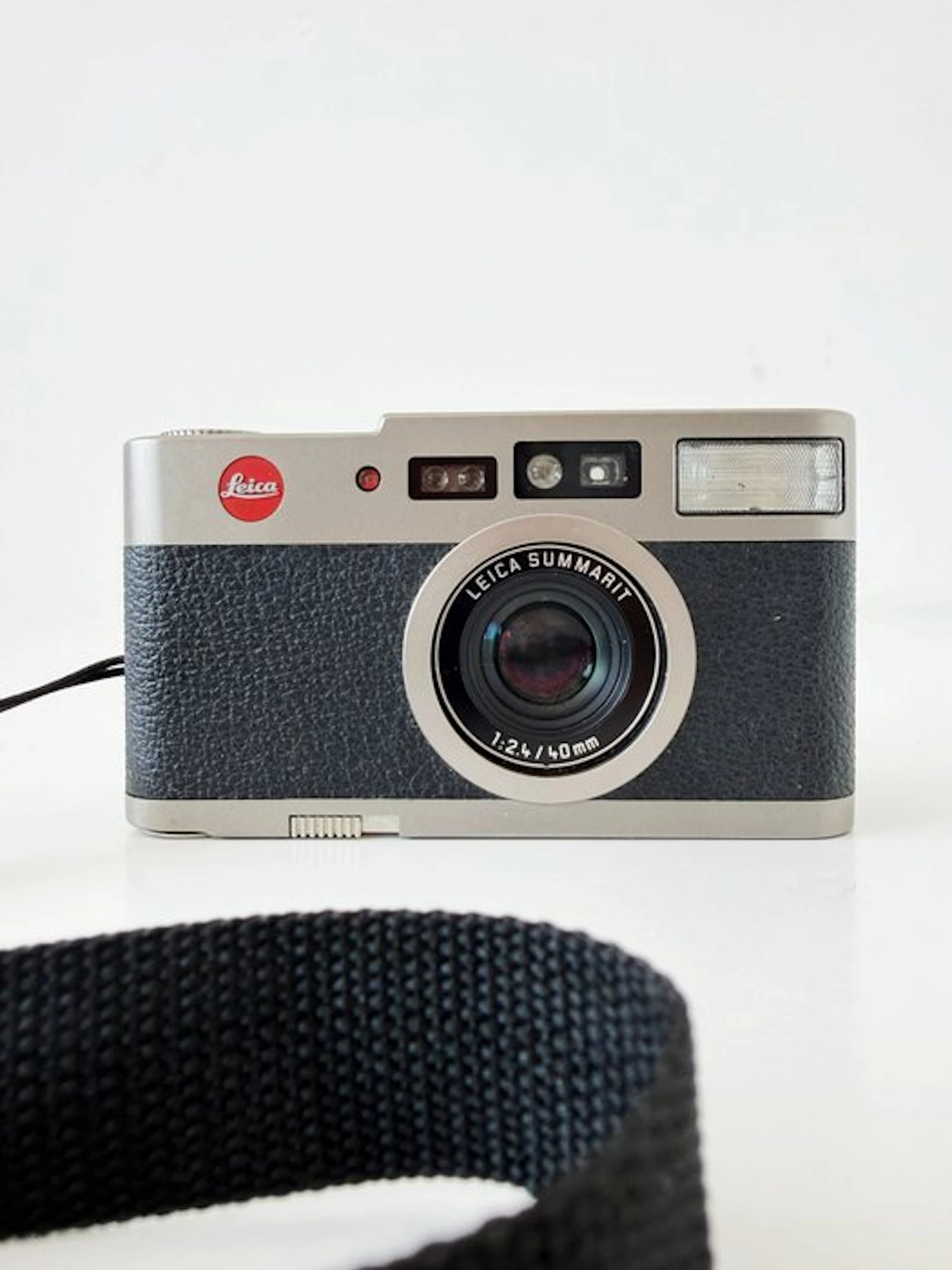 Leica CM Titanium + Summarit 2,4/40mm | Analogue camera