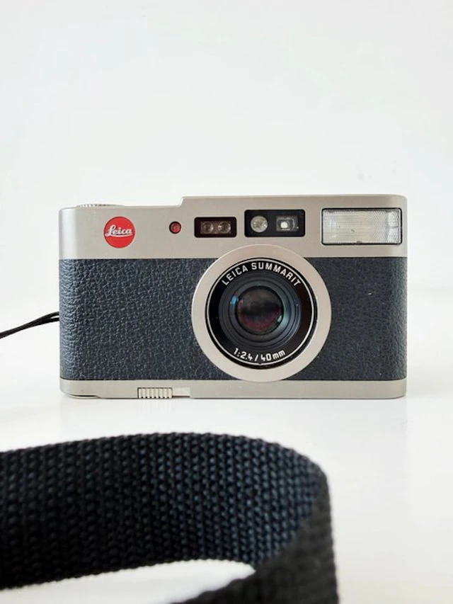 Leica CM Titanium + Summarit 2,4/40mm | Analogue camera