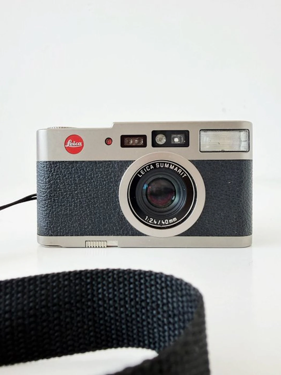 Leica CM Titanium + Summarit 2,4/40mm | Analogue camera