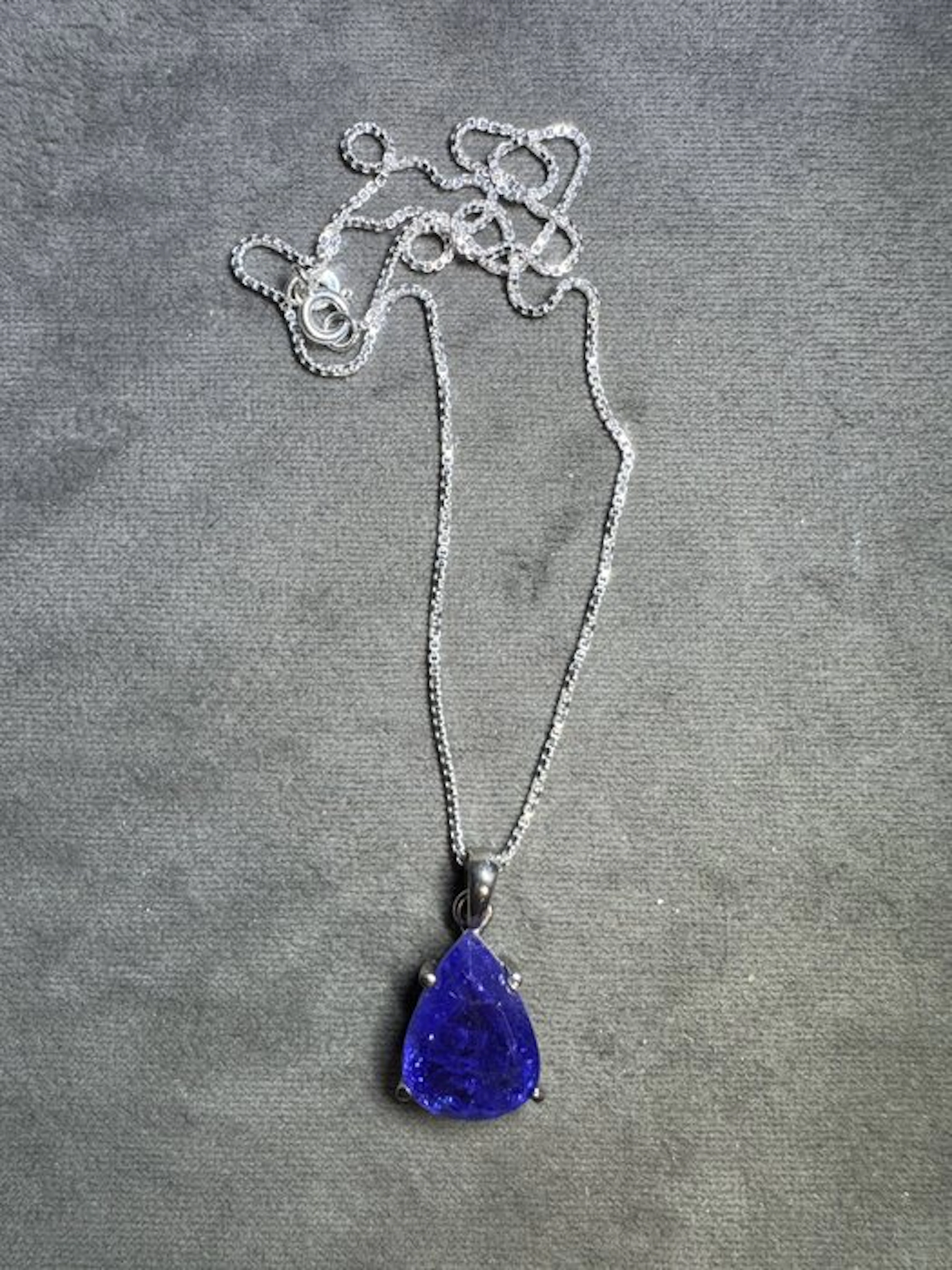 Necklace: Natural-cut Tanzanite pendant + 925 silver base...
