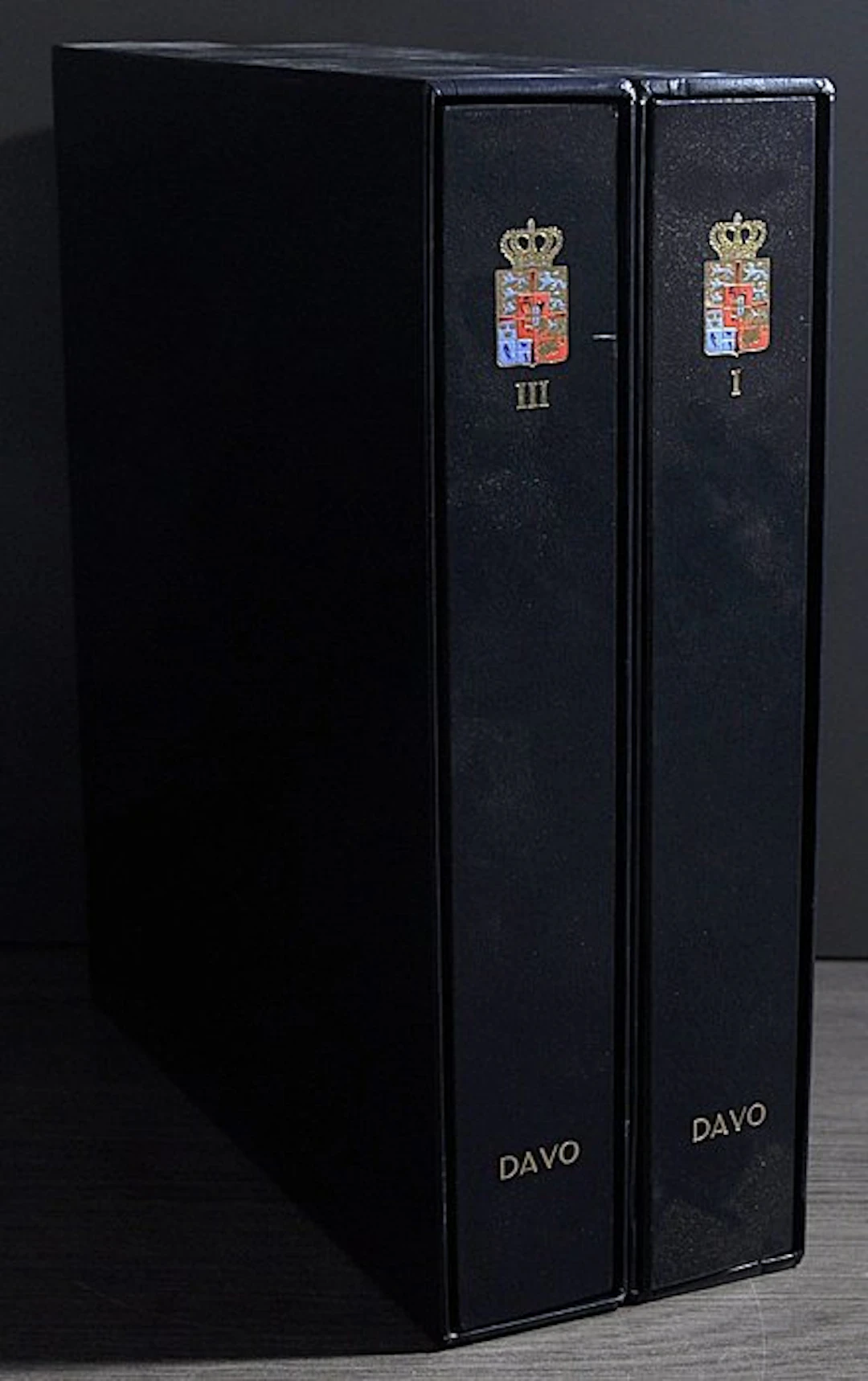 Accessories Denmark - 2 empty luxury DAVO albums with...