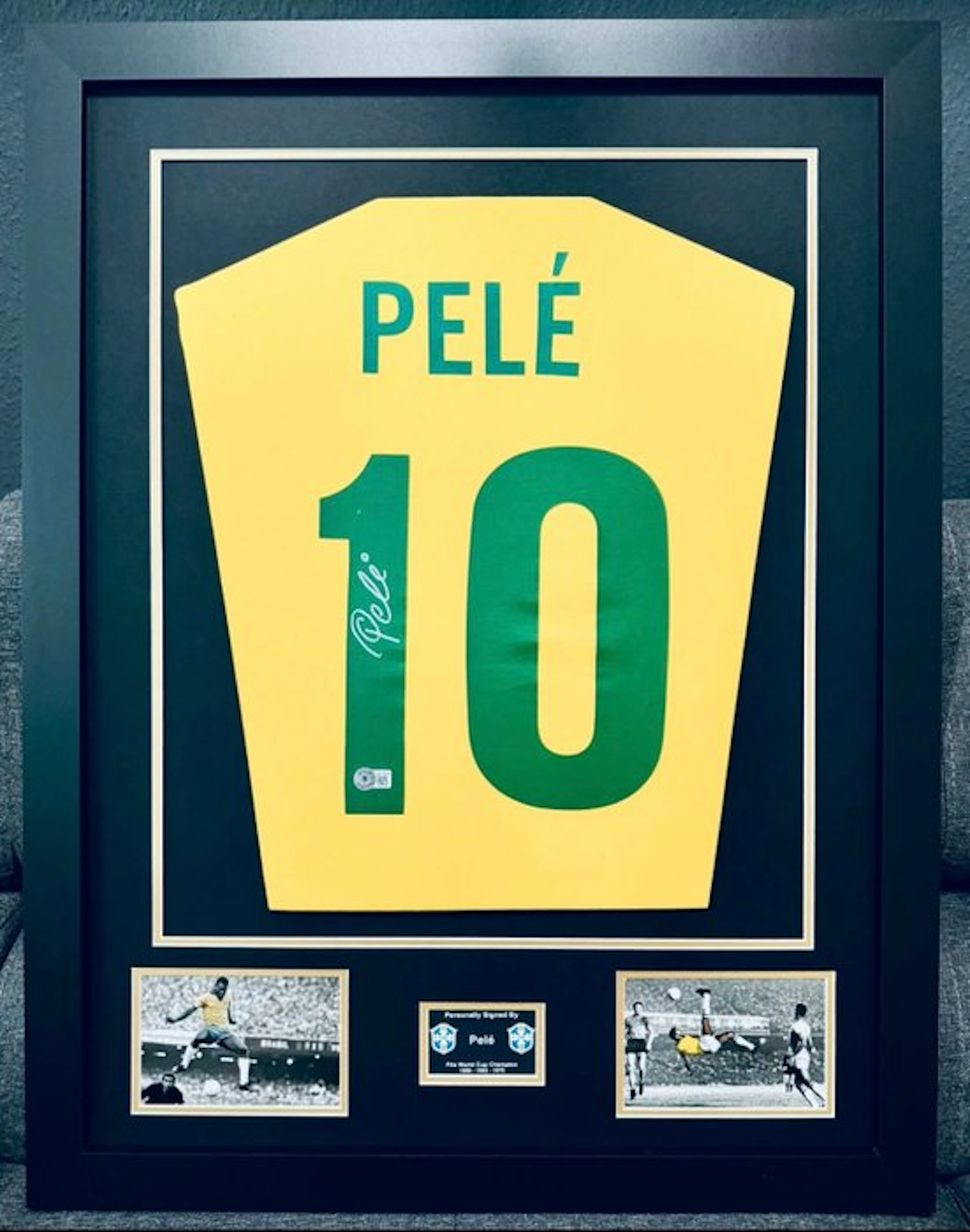 1966 - Pelé signed Brasil Jersey - Football World...