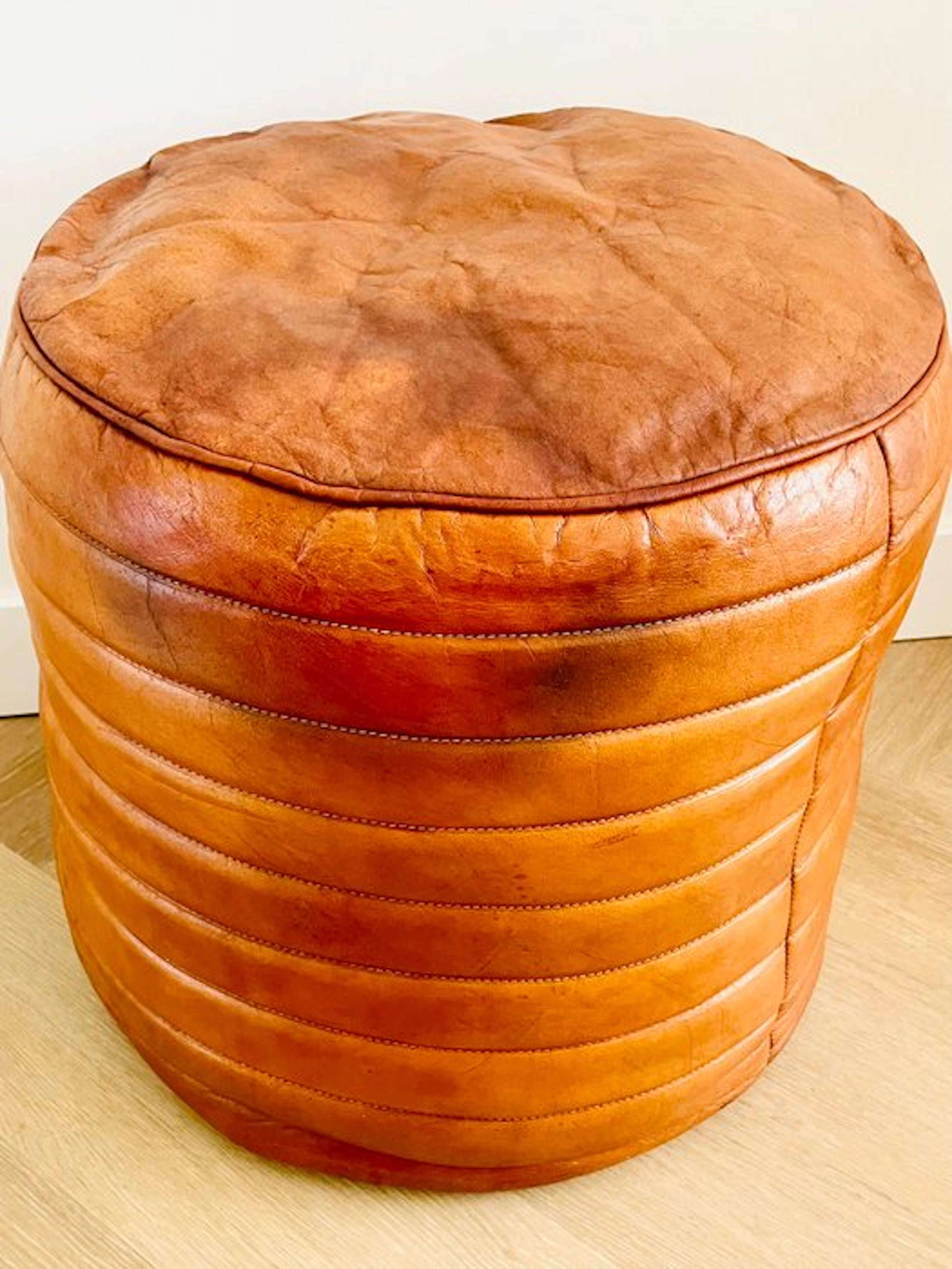 Pouffe - buffalo leather - Moroccan craftsmanship