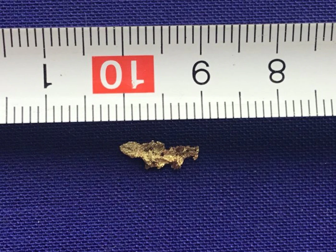 Yukon Crystalline Nuggets - Height: 1 cm - Width: 1 cm- 0.23 g - (1)