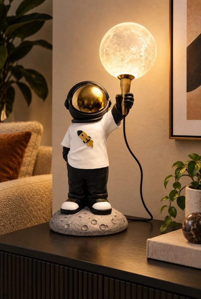Lamp - Apollo Astronaut Moon Lamp – Space Age Design...