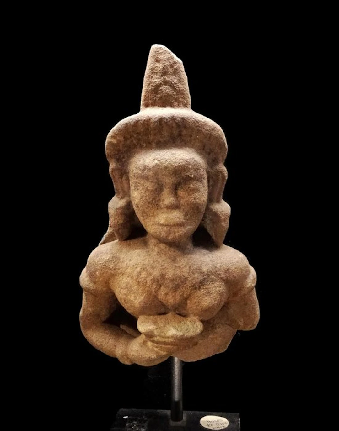 Ancient Khmer - Bust of a deity in sandstone - Khmer art...