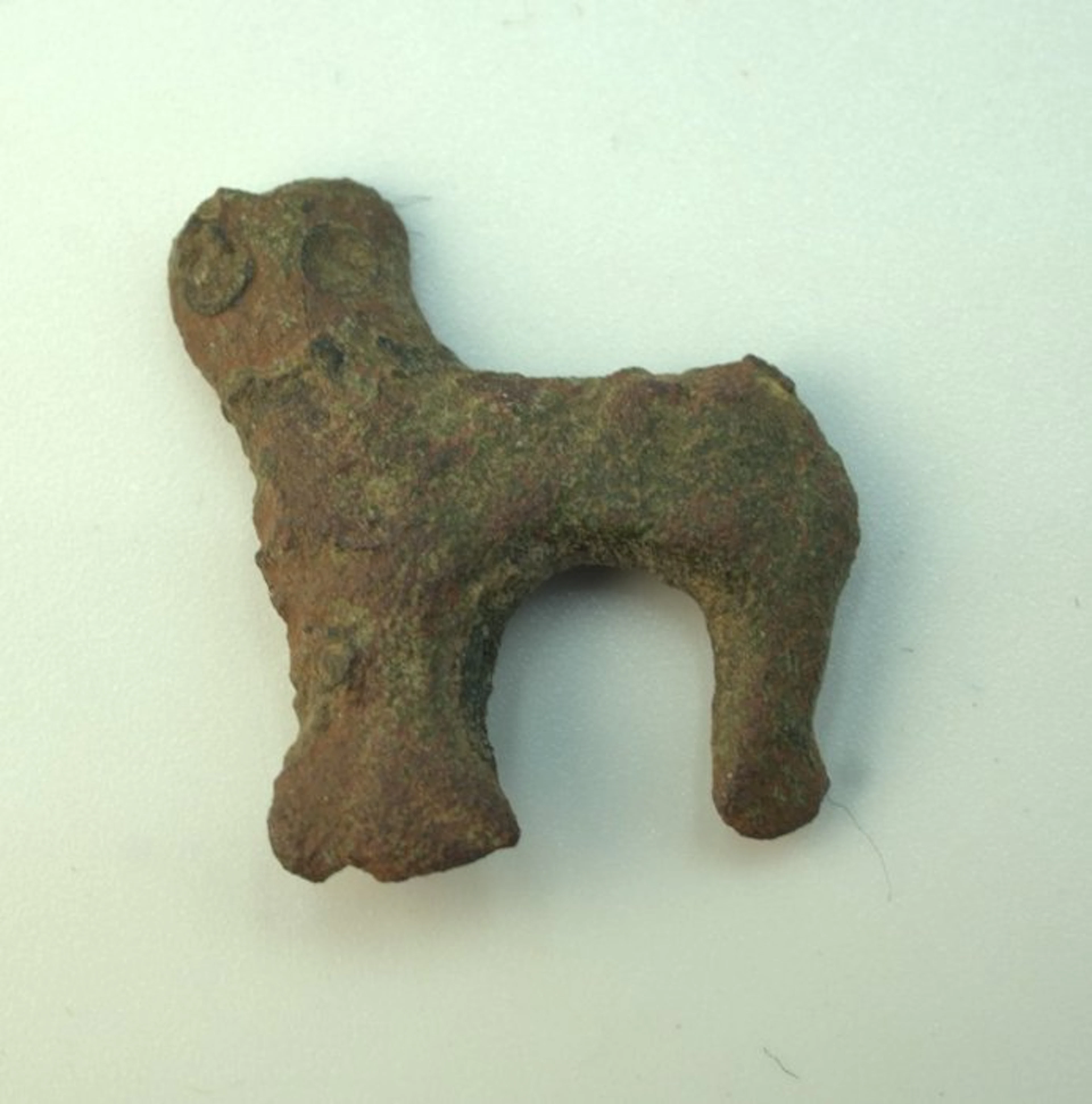 Carolingian / Viking Age Bronze Dog Fibula - 16 mm (No reserve price)