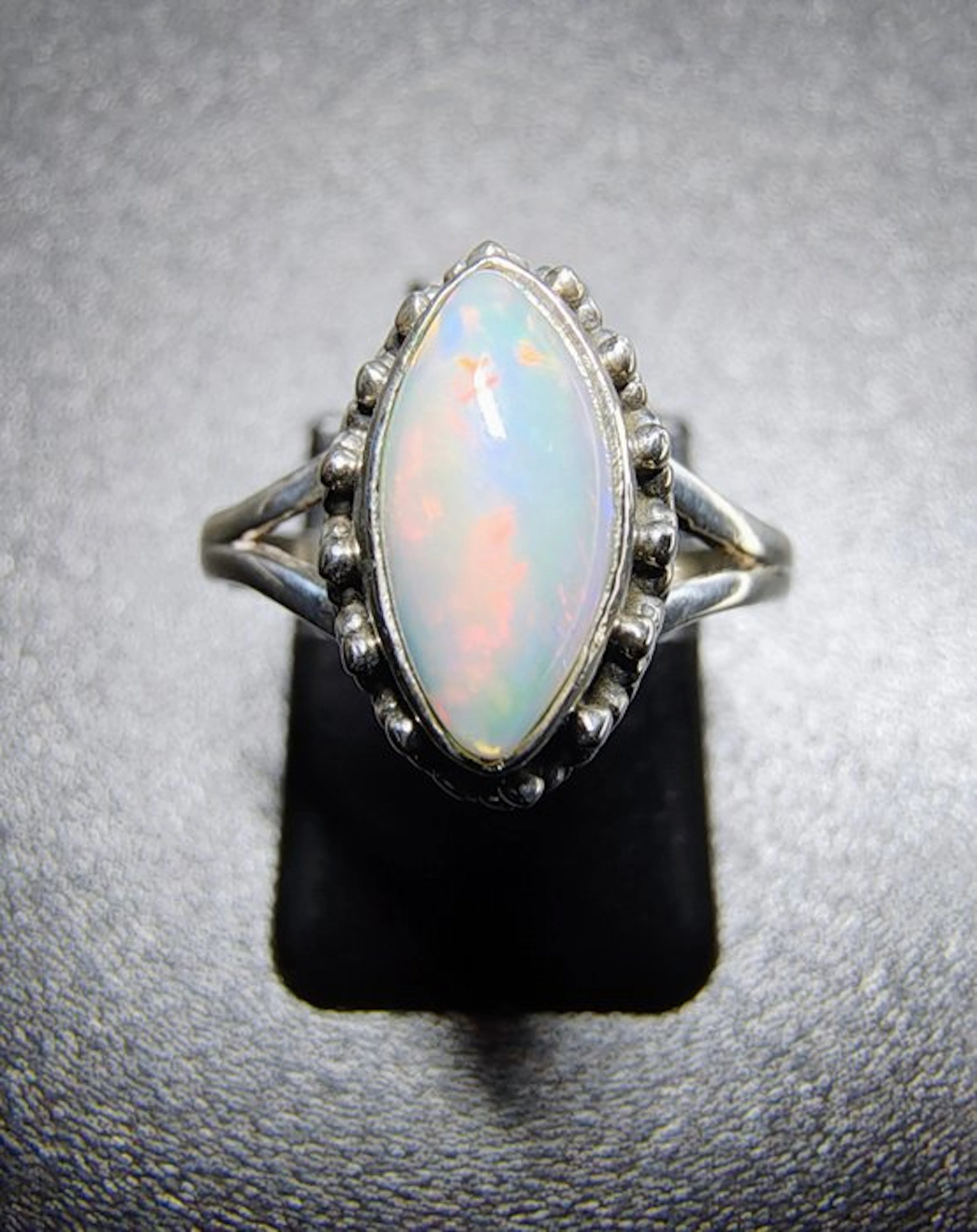 Sterling silver 925 ring with natural untreated opal – 10...