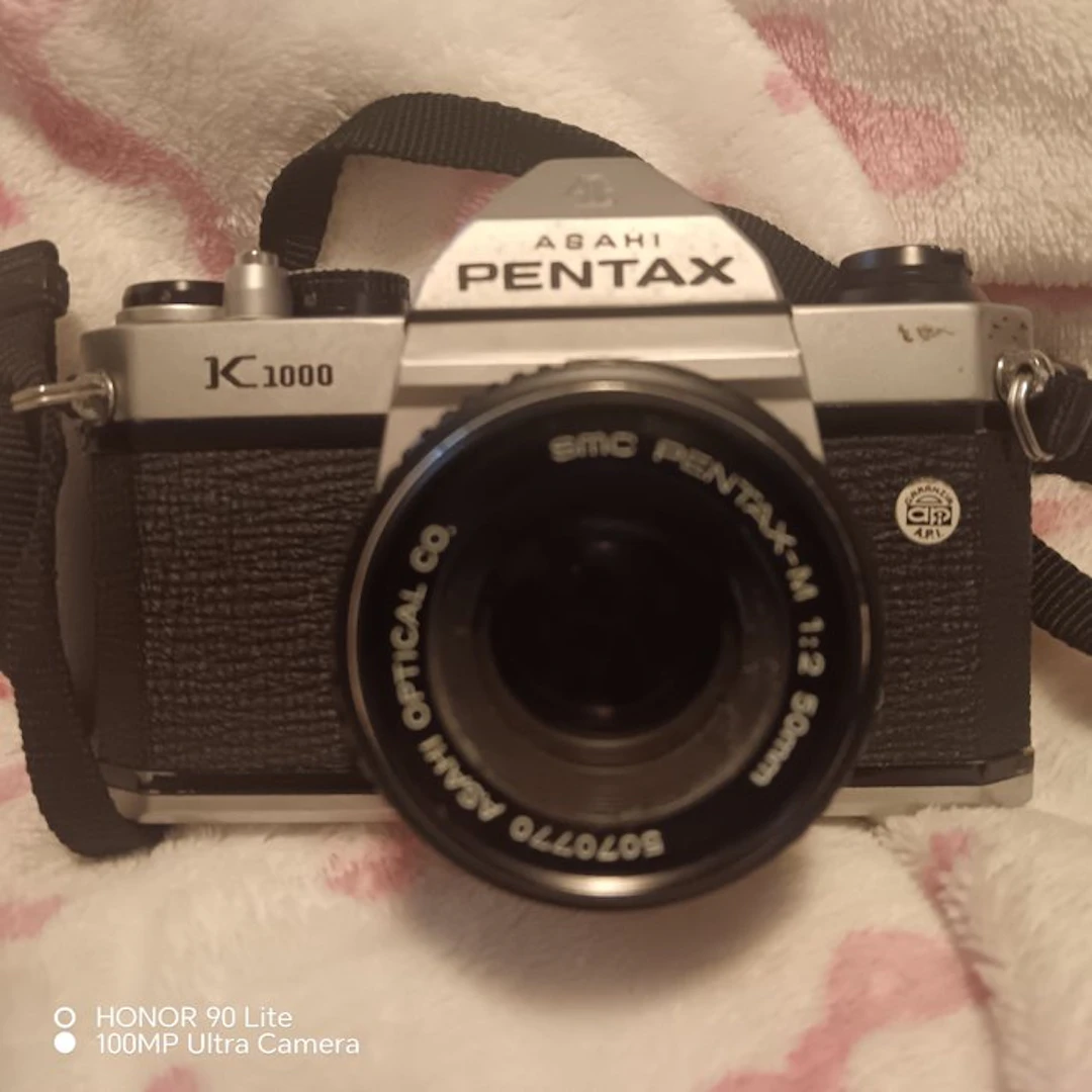 Asahi Pentax K1000 + smc-M 2/50mm + flash + pistol grip | Analogue camera