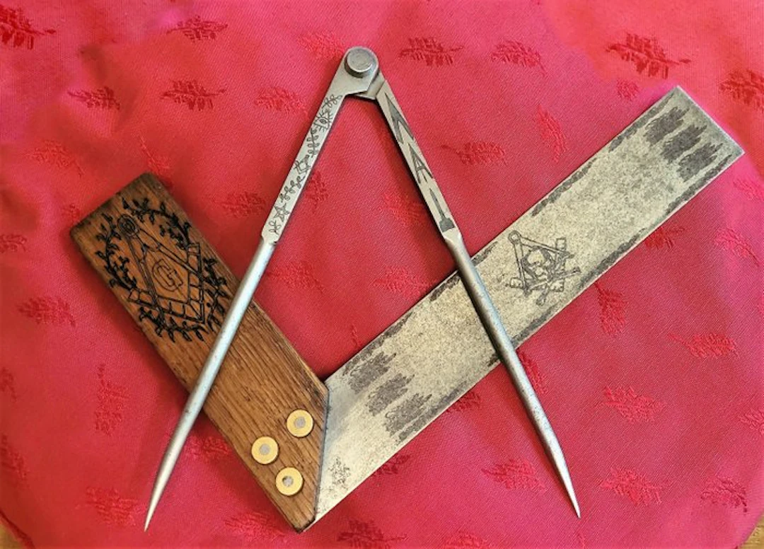 Themed collection - Square and compass with Masonic decoration.