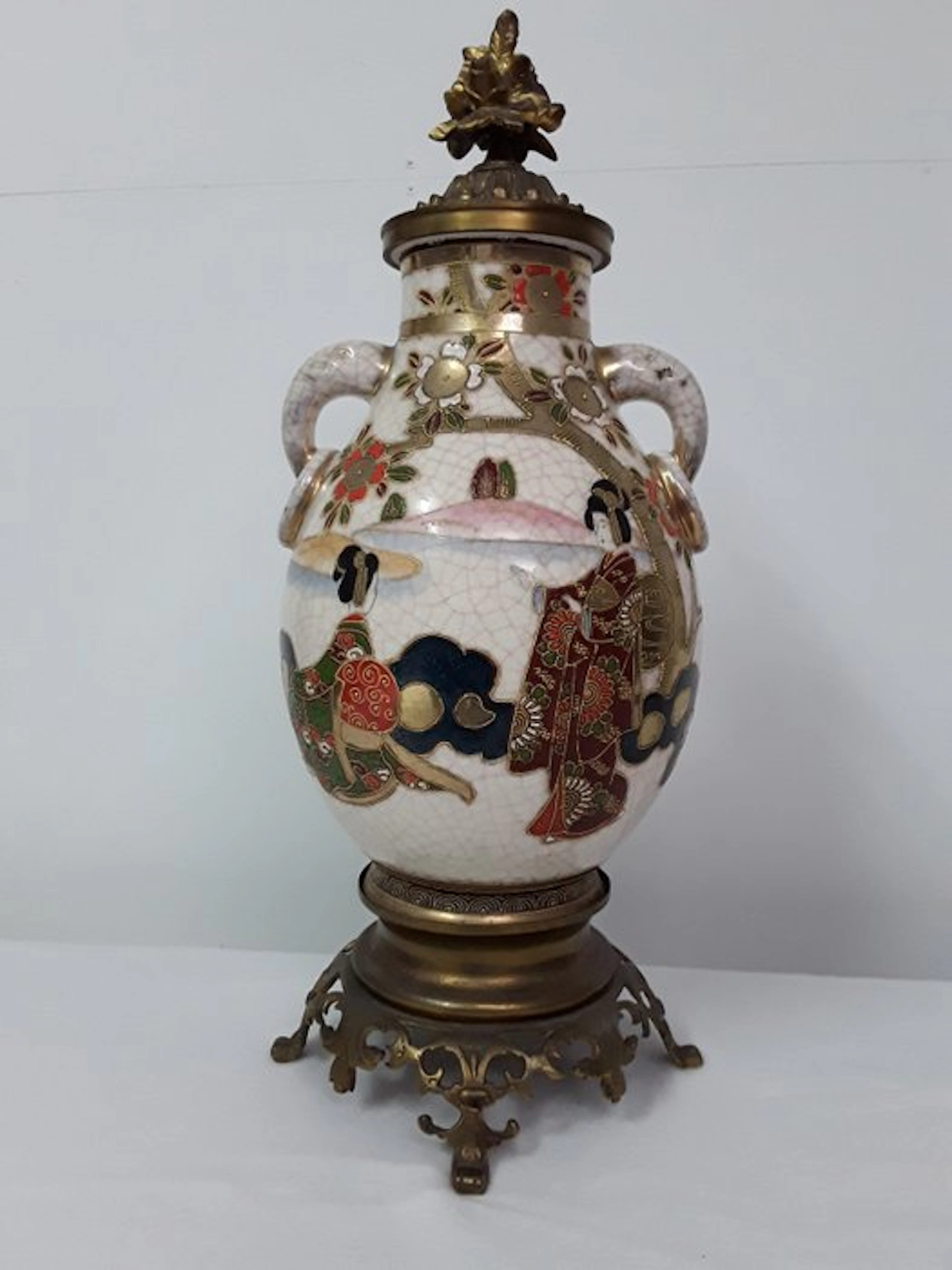 Vase - Porcelain - Japan - Meiji period (1868-1912) - Satsuma