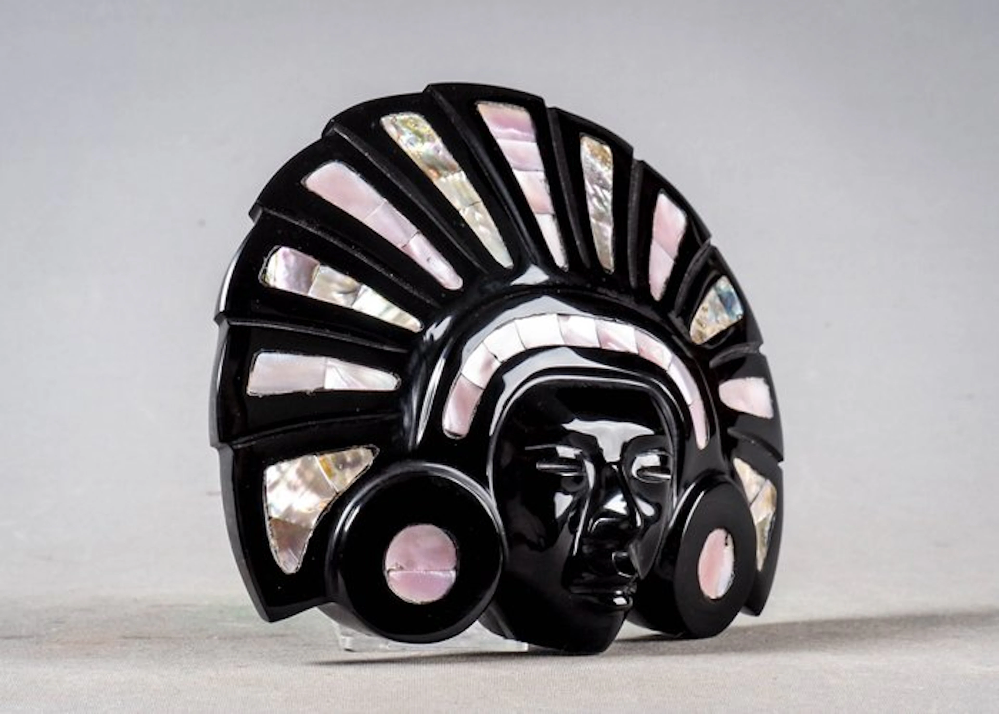 Obsidiaan masker met abalone en parelmoer inleg...