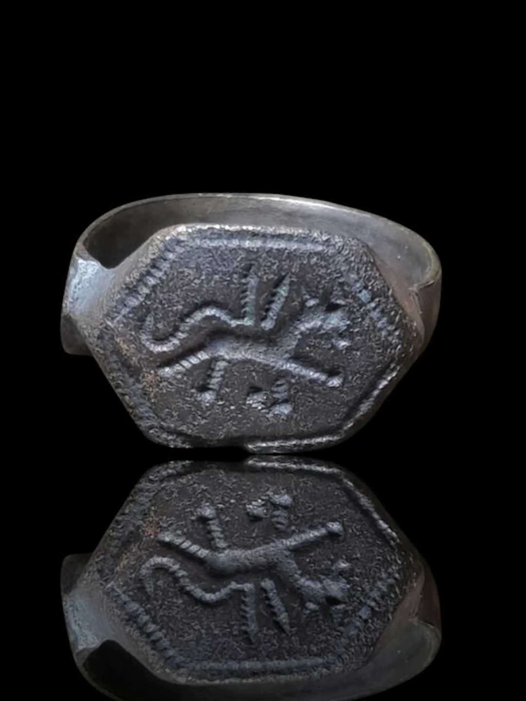 Ancient Roman Stunning & Rare Capitoline Wolf (Lupa) Seal Ring