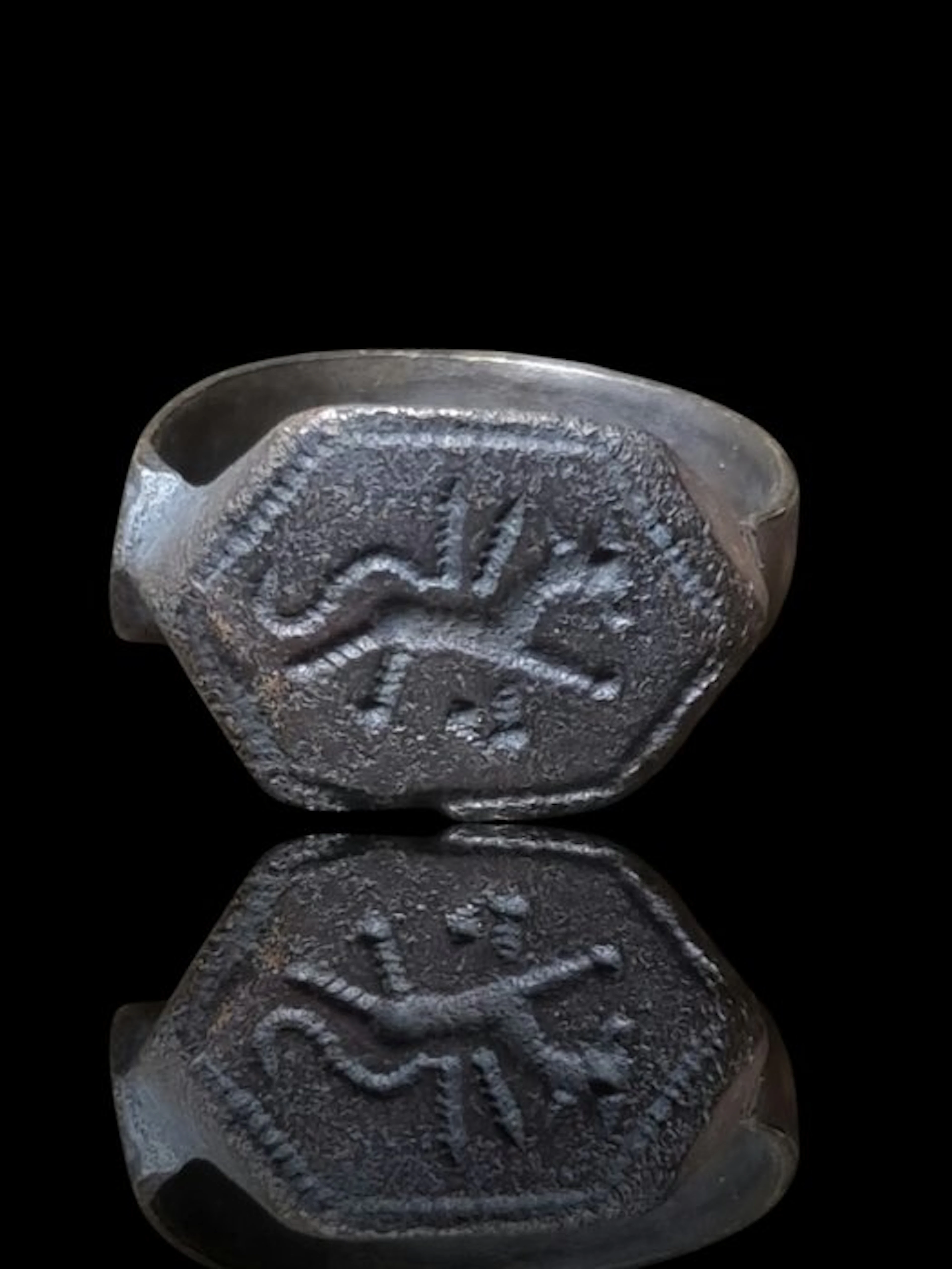 Ancient Roman Stunning & Rare Capitoline Wolf (Lupa) Seal Ring