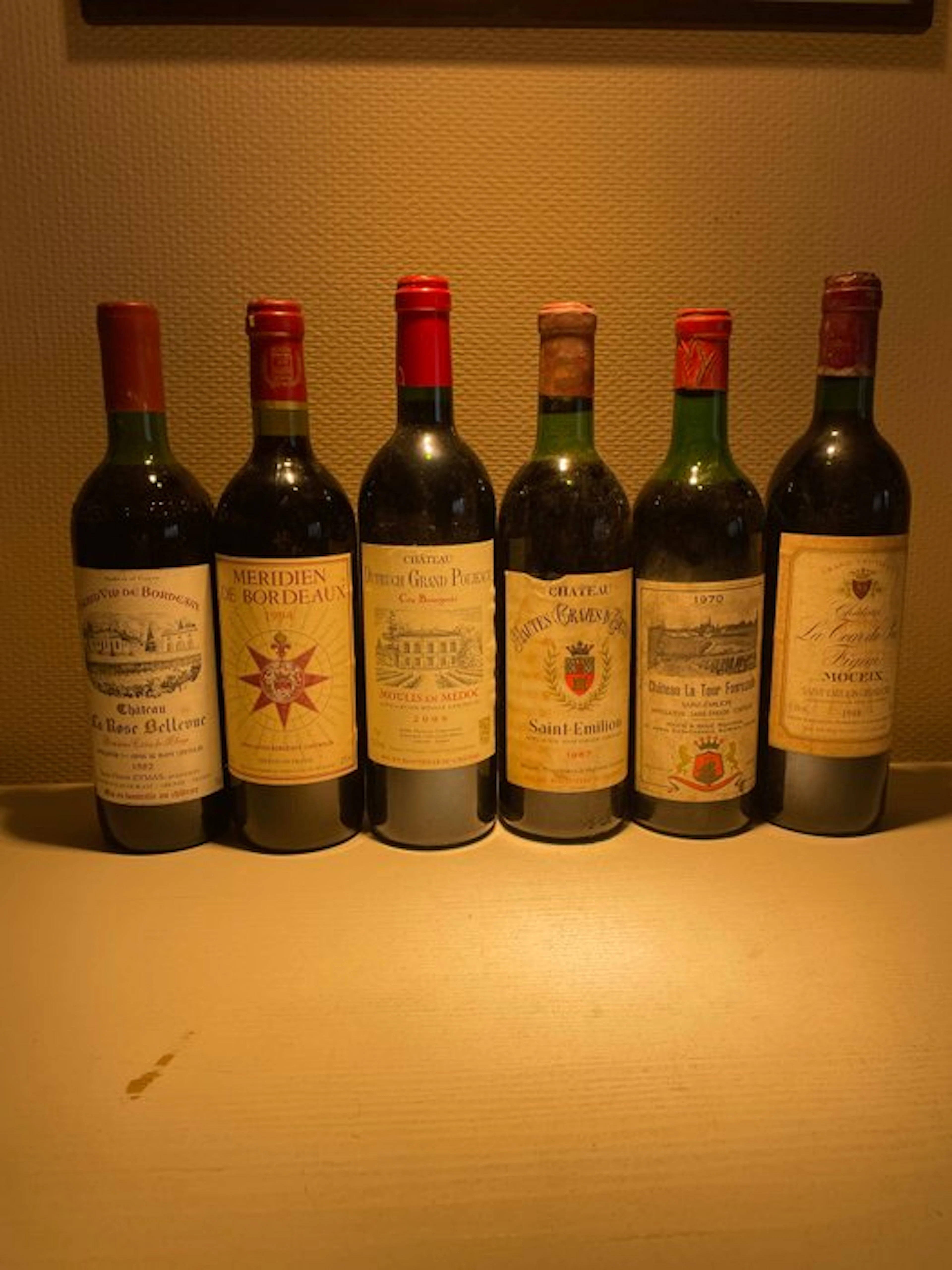 1967 Château Hautes Graves d'Arthus 1988 Château La Tour...