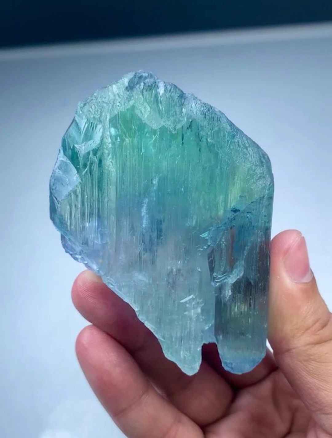 Bicolour kunzite Crystal - Height: 82 mm - Width: 63 mm- 220 g - (1)