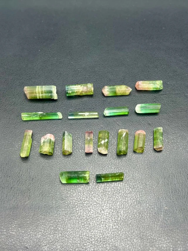 Bicolour tourmaline Crystals - Height: 18 mm - Width: 6 mm- 16 g - (1)