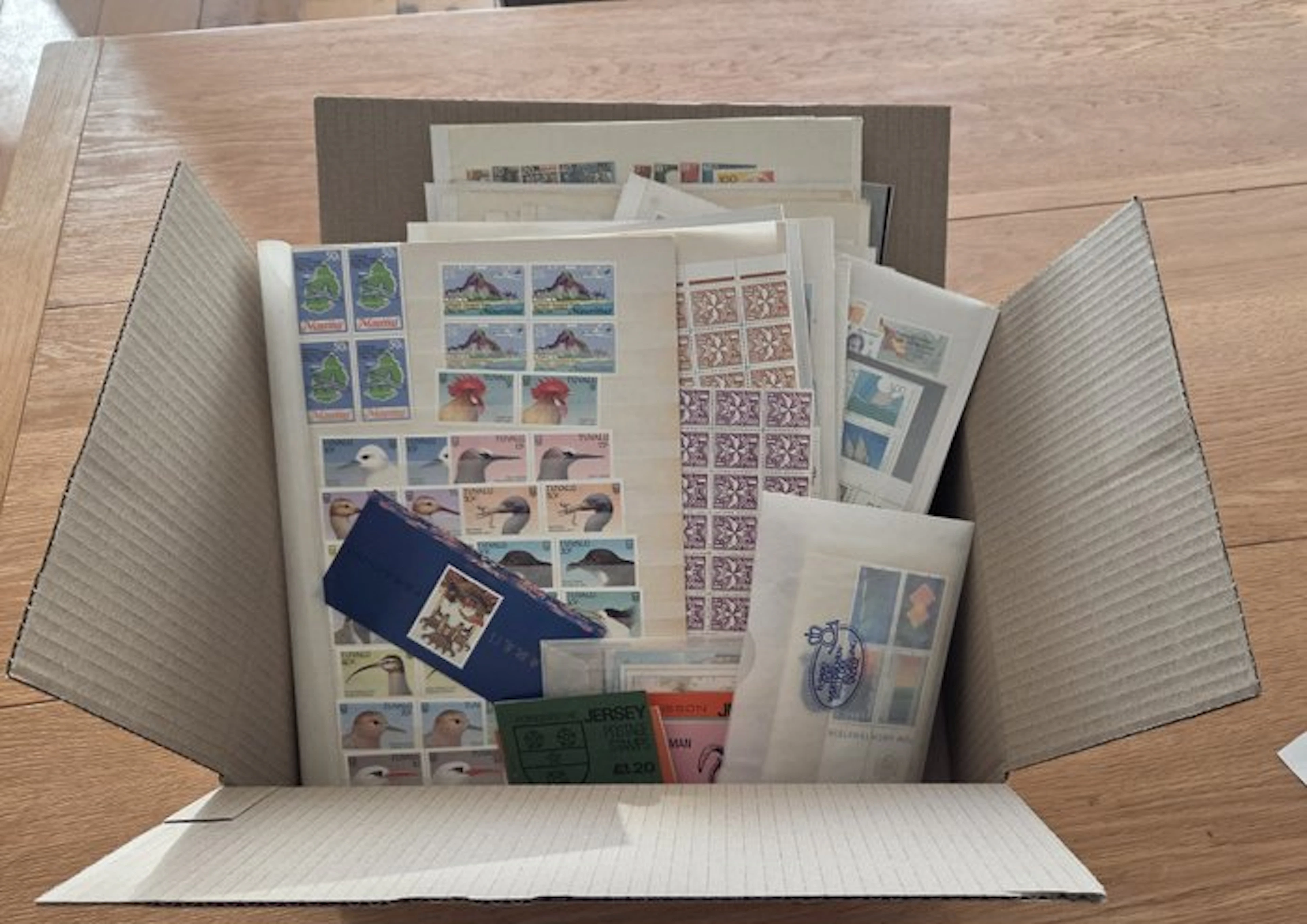World - e200) Worldwide mint stamps, motifs, blocks, etc.—in 74 photos
