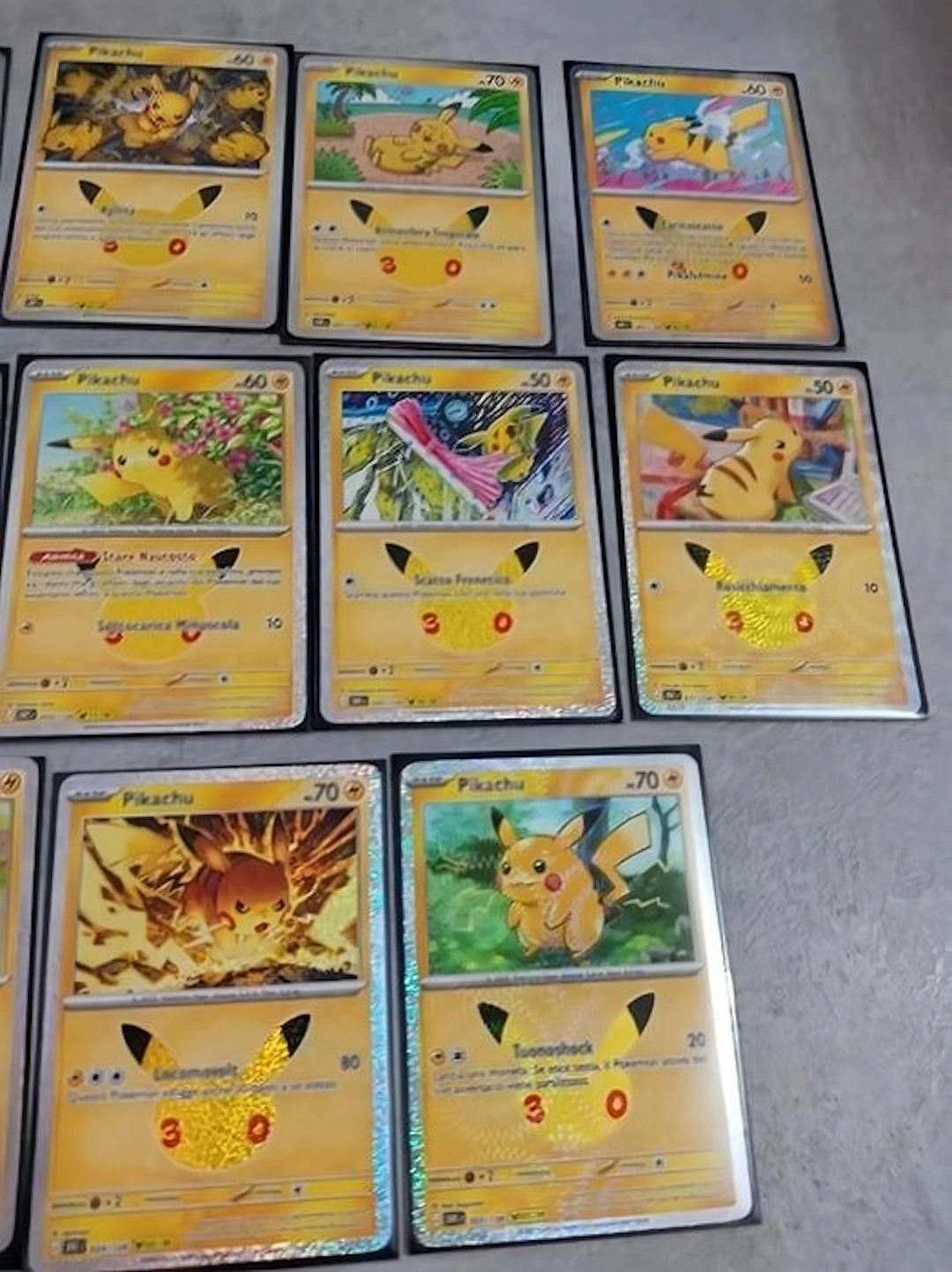 30 Card - Pikachu Alternate art