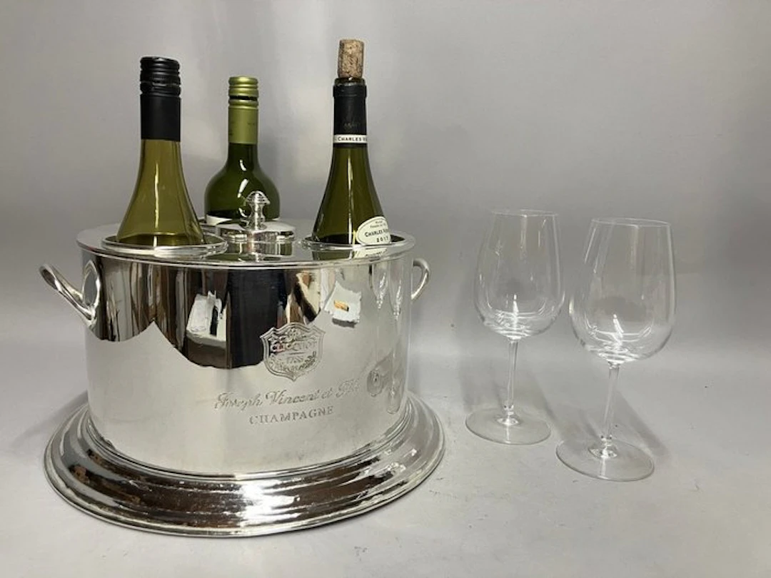 Wine cooler - for 3 bottles with compartment for...