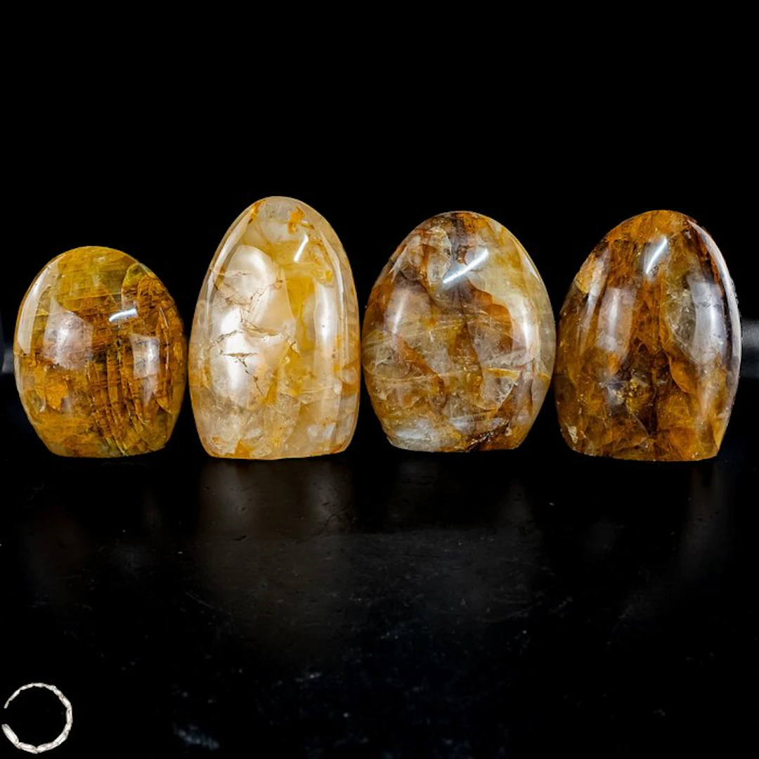 Exclusive Golden-Healer Quartz freeform set – four large...