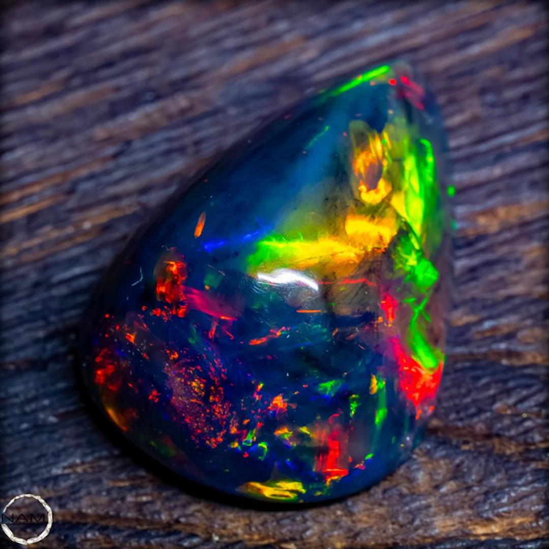 Large Natural Black Opal – A touch of the ocean
