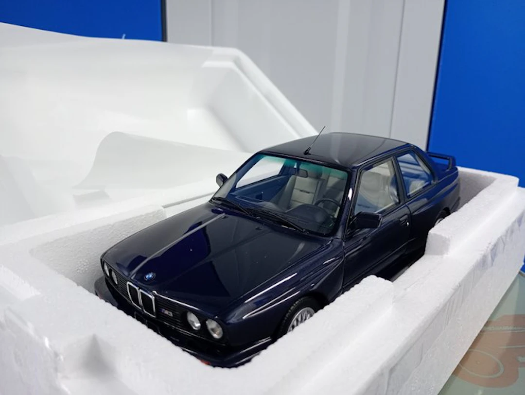 OTTO 1:18 - Model sports car - BMW M3 E30