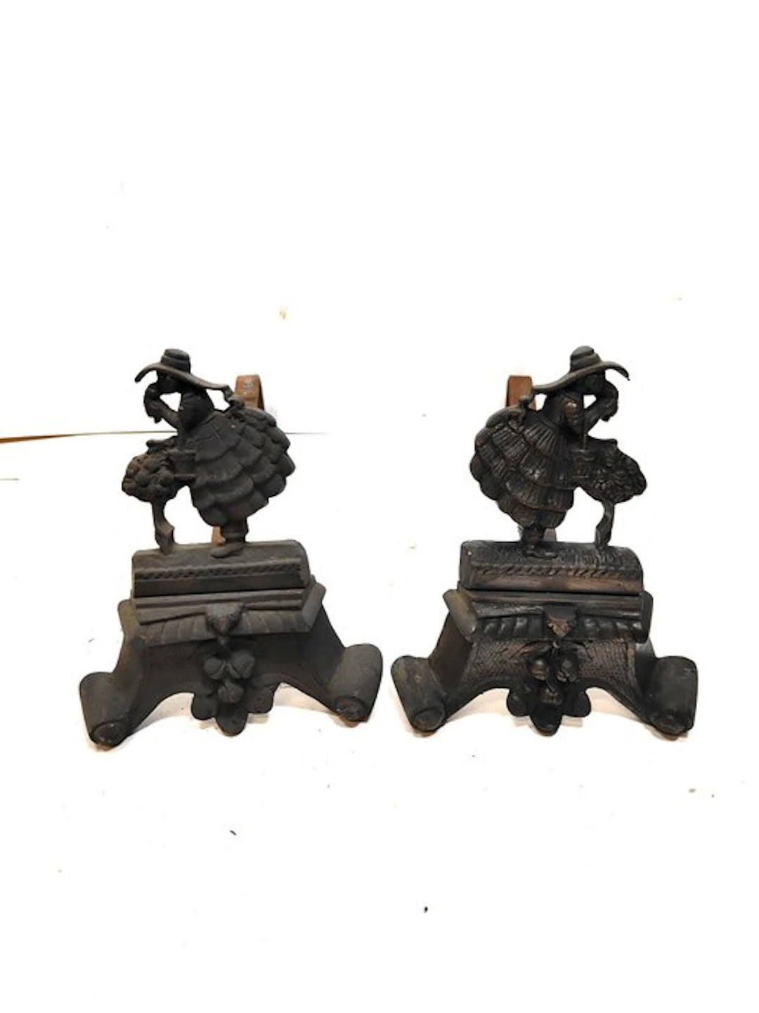 Fireplace accessory (2) - Pair of andirons - the two...