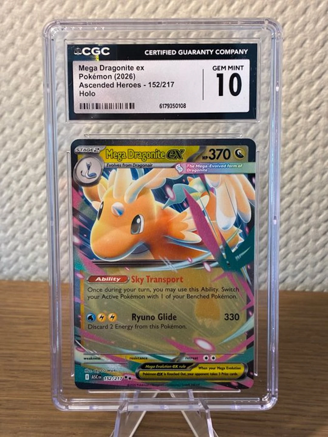Pokémon - 1 Graded card - Dragonite 152/217 Holo